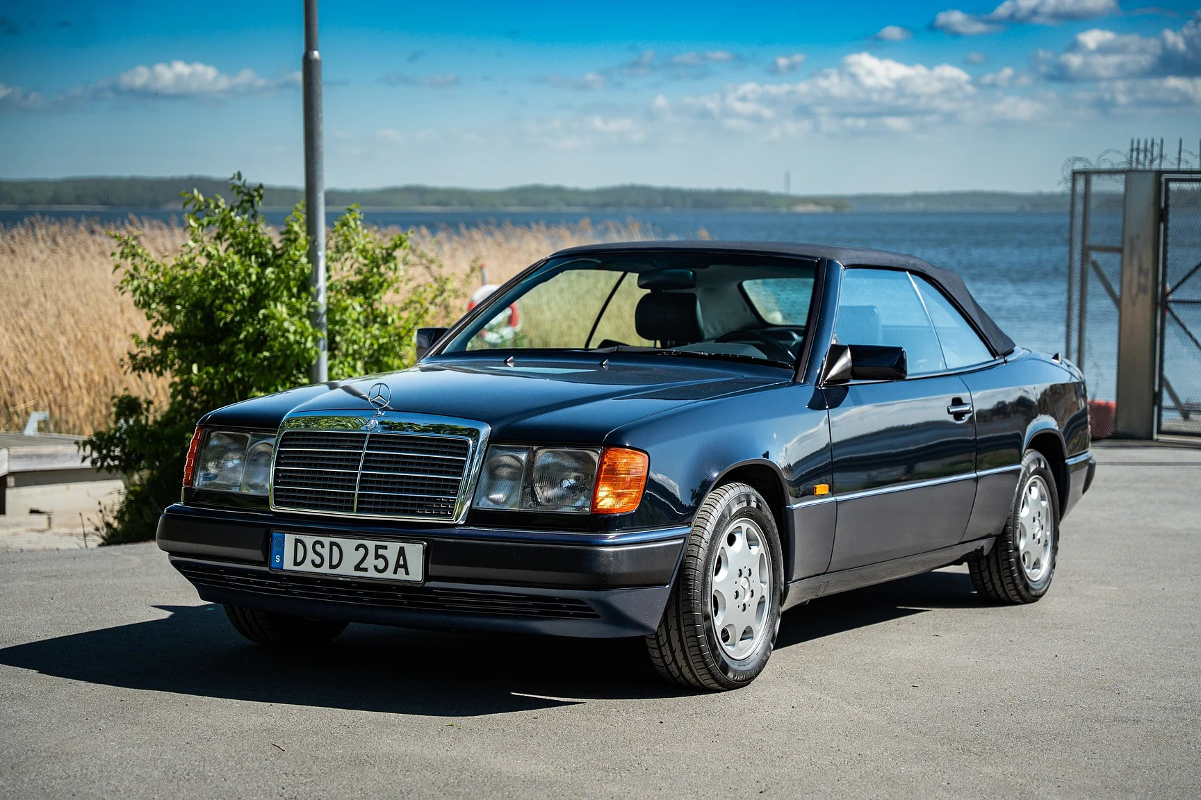 Aussenfoto 1993 Mercedes-Benz 300 CE-24 Cabriolet (9)