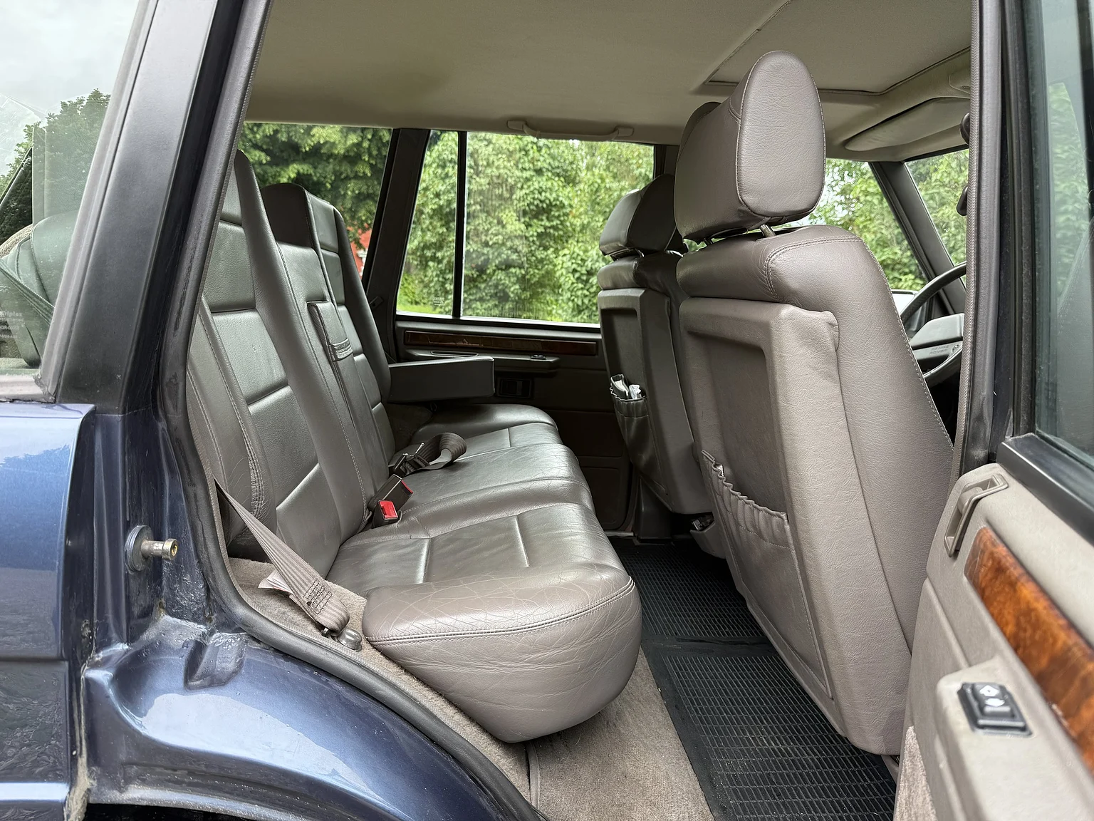 Interior image of 1990 Range Rover Vogue SE 3.9 (48)