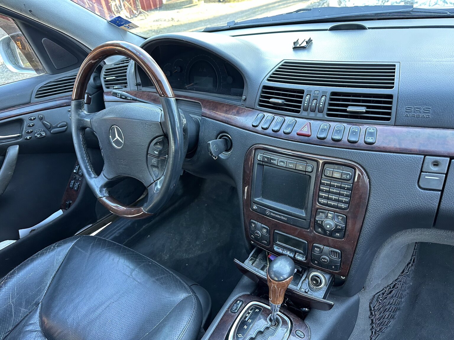 Innenraumfoto von 1999 Mercedes-Benz S 500 L
