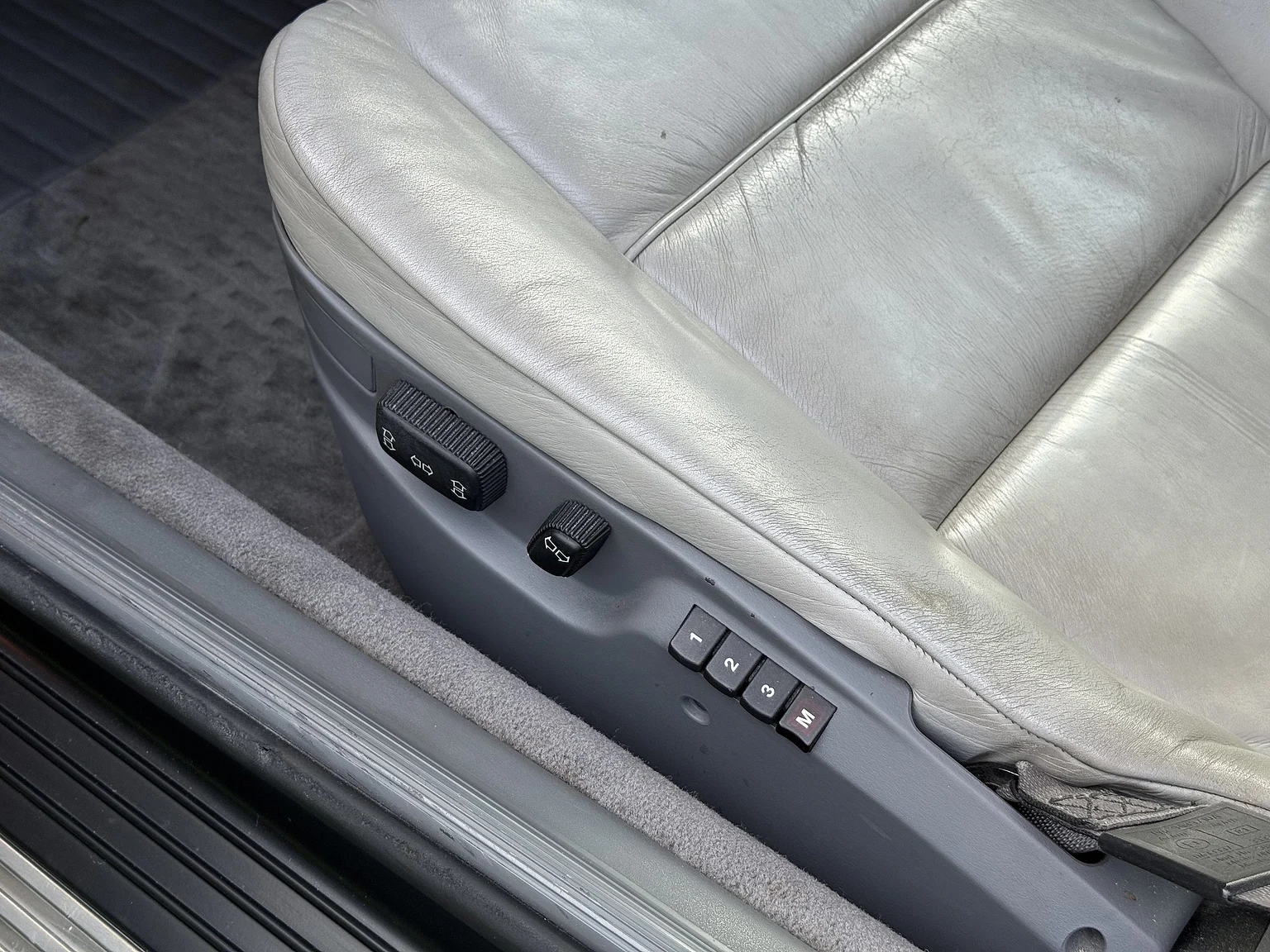 Innenraumfoto von 1994 BMW 840Ci (5)