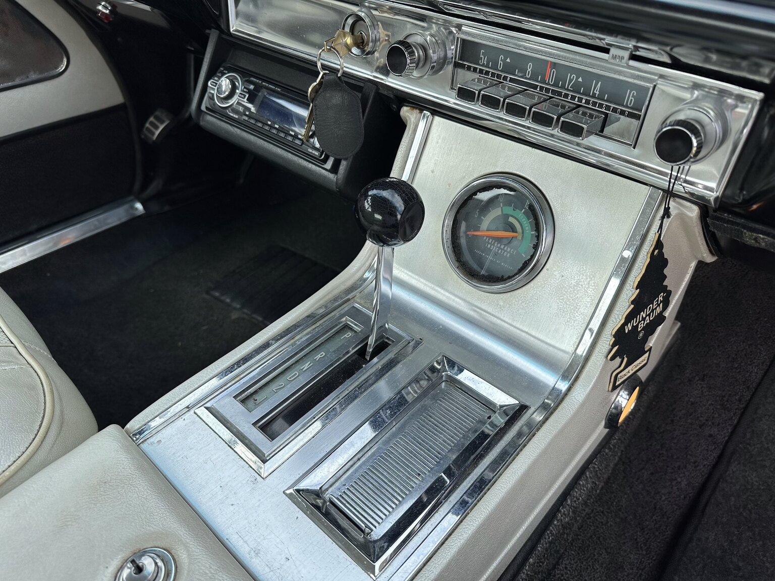 Innenraumfoto von 1964 Chrysler 300K