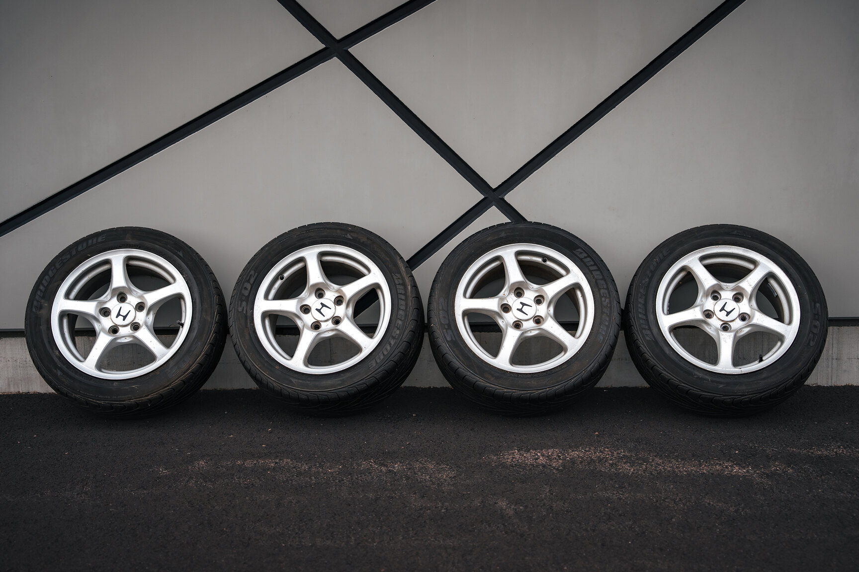 Exterior image of 2000 Honda S2000 AP1