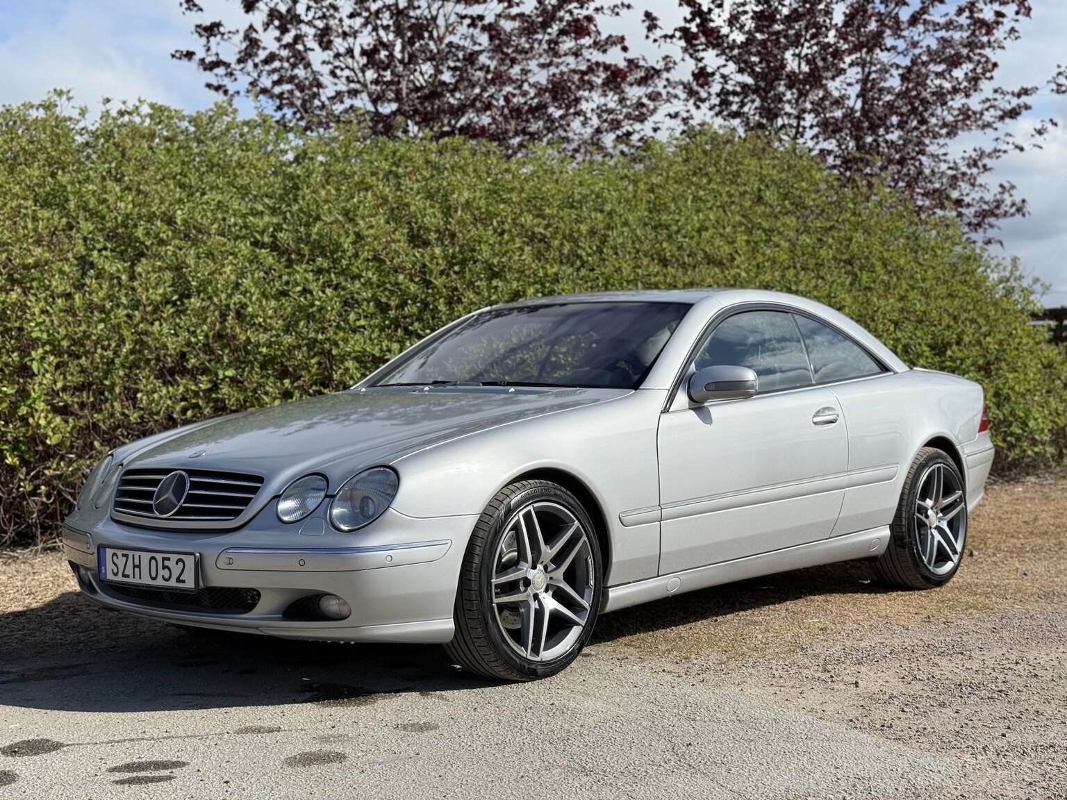 Exterior image of 2000 Mercedes-Benz CL 500