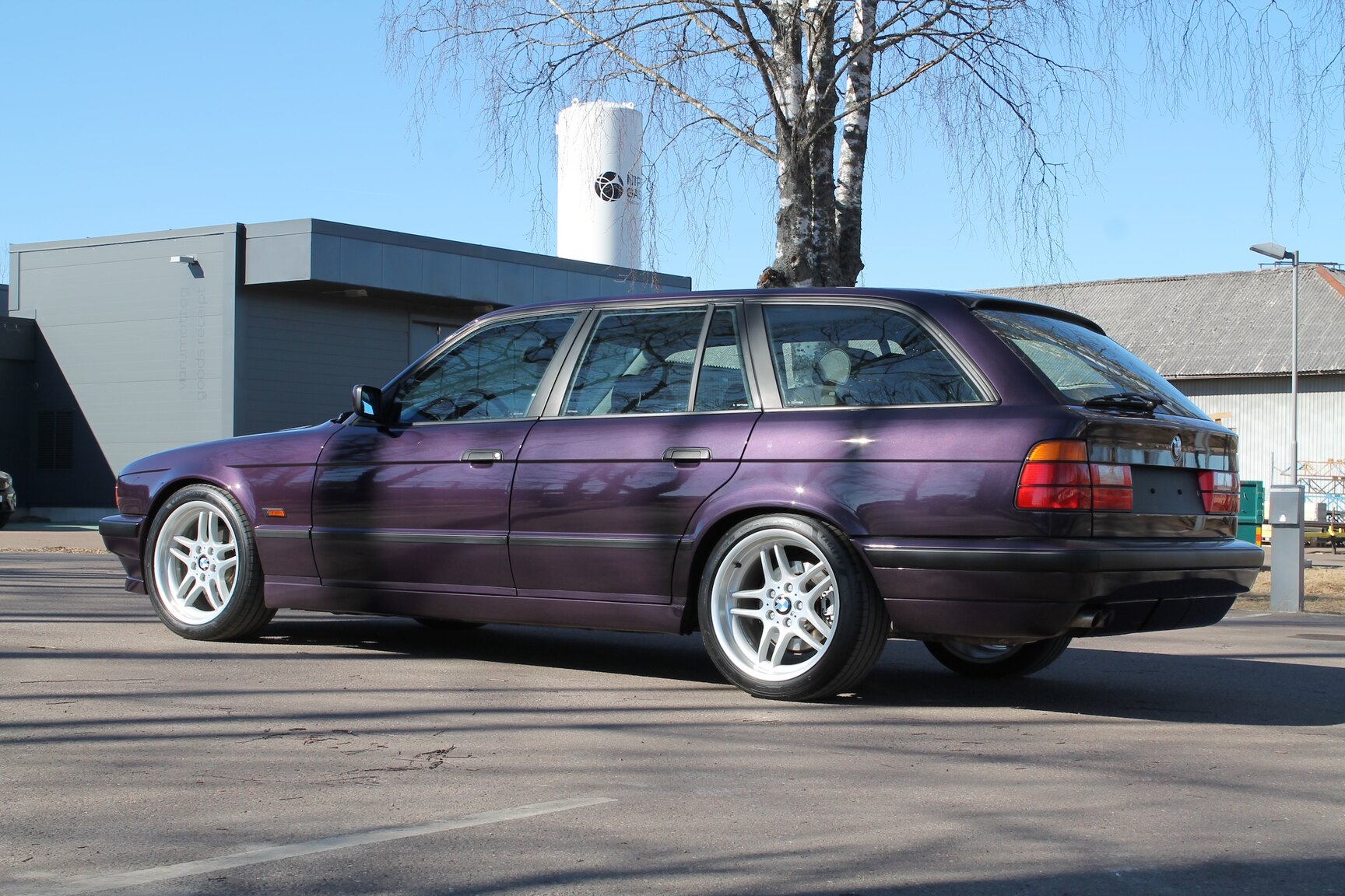 Exteriörbild på 1996 BMW 540i Touring "No Reserve Auction"
