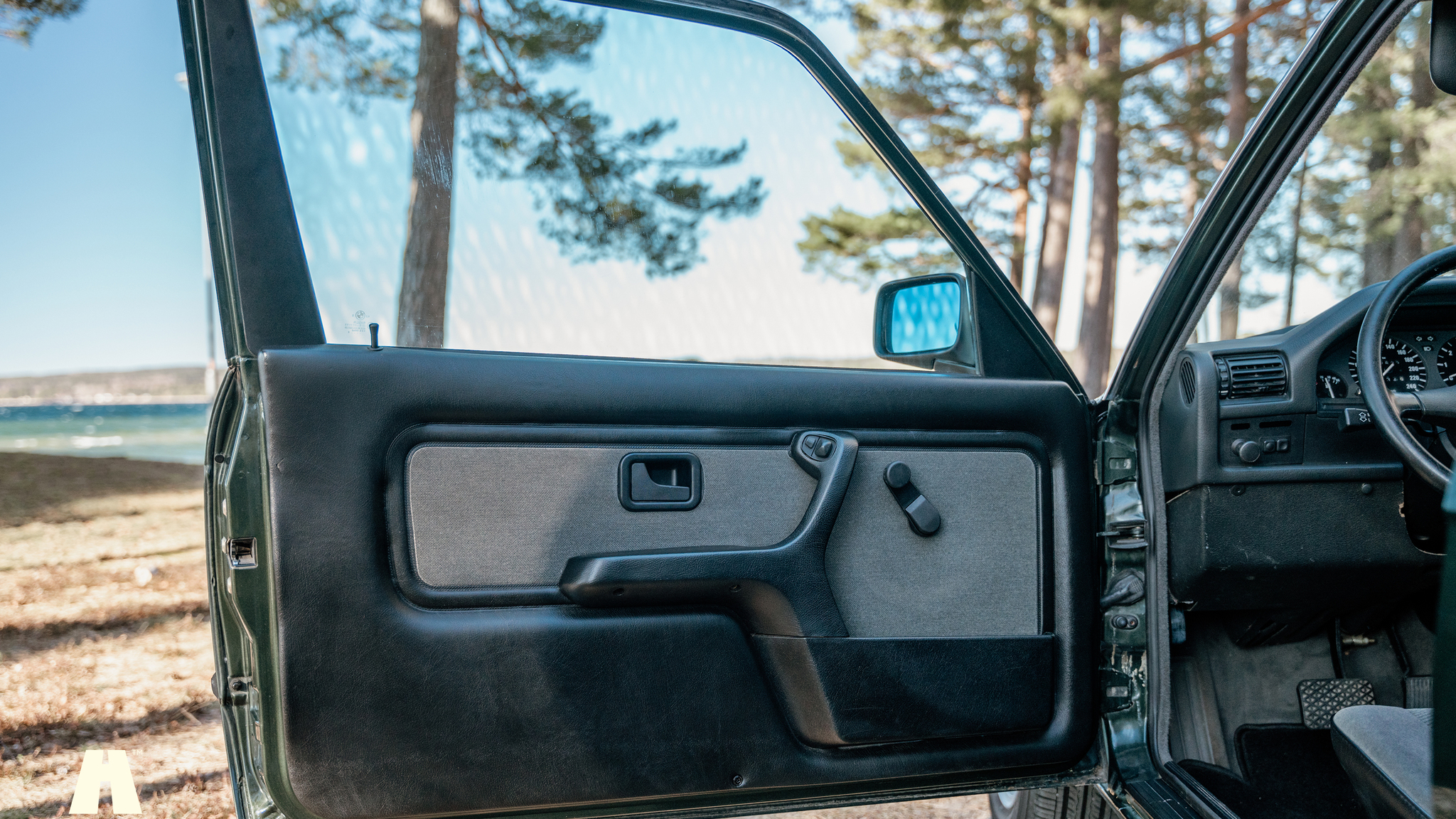 Interior image of 1988 BMW 325 Coupé (19)