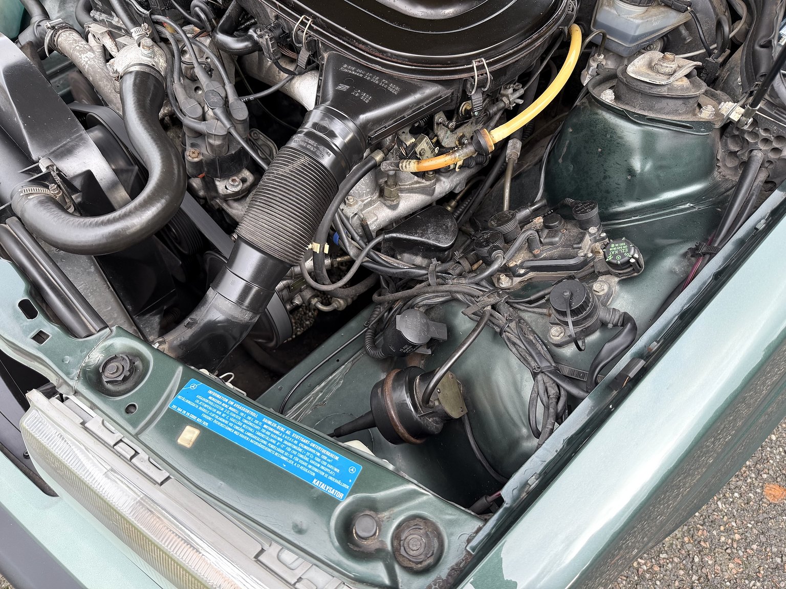Image of 1989 Mercedes-Benz 190 E mechanics
