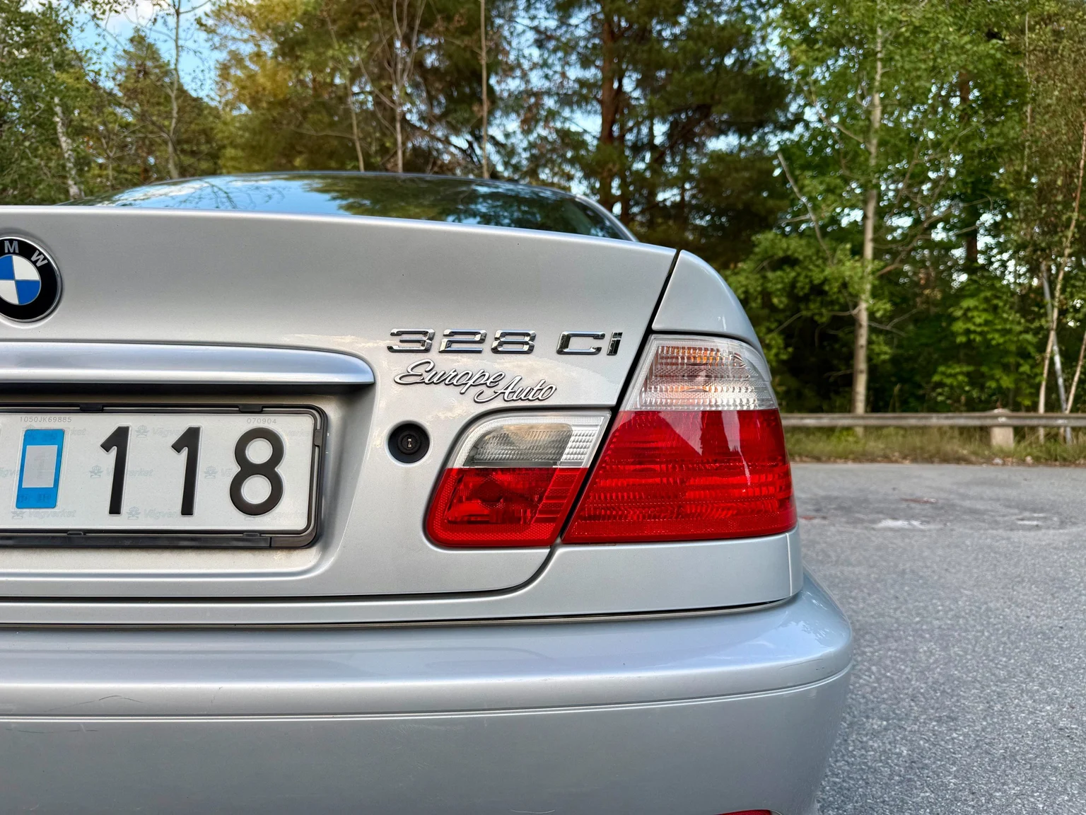 Exteriörbild på 2000 BMW 328Ci Coupé (27)