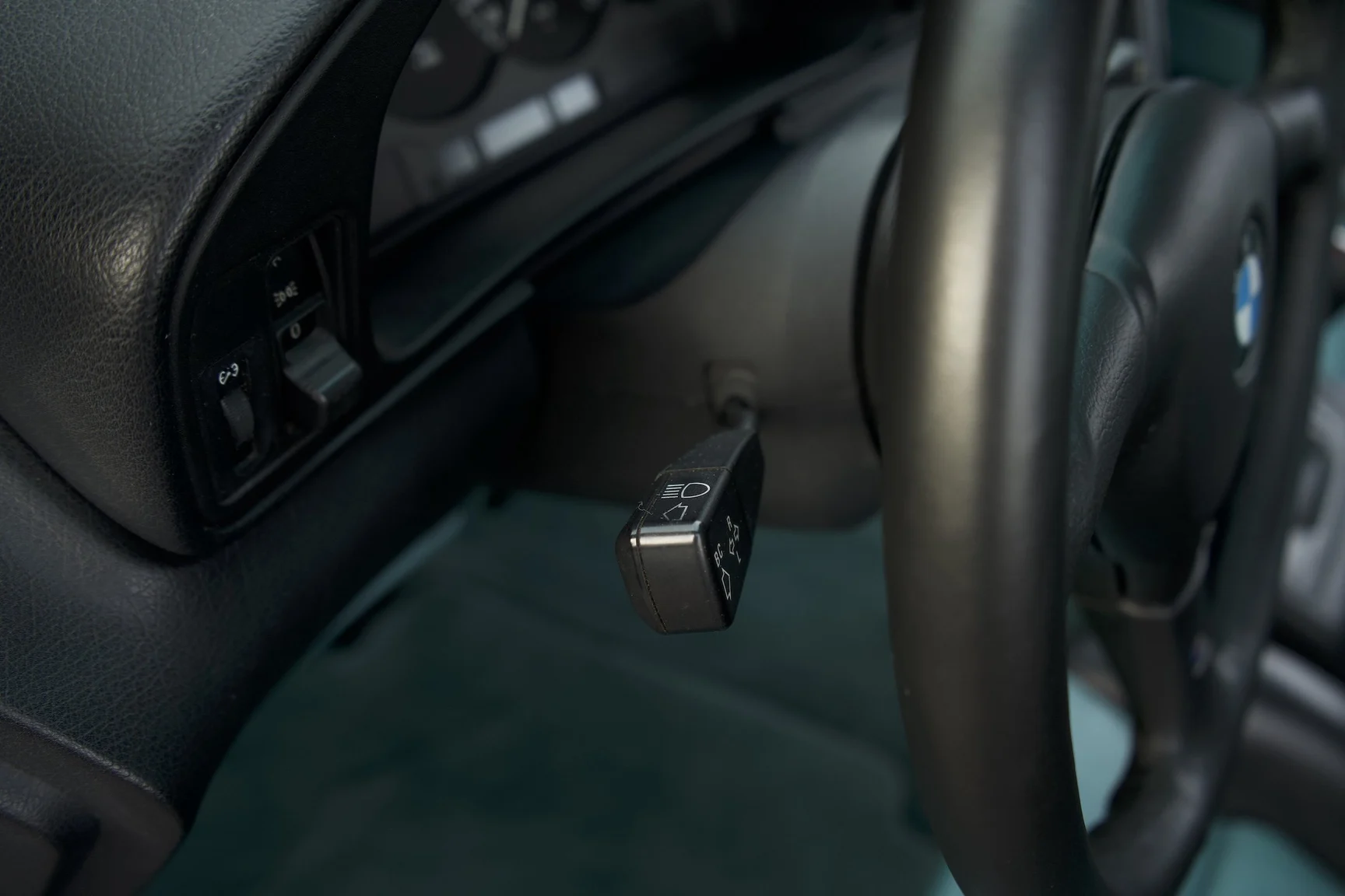 Innenraumfoto von 1992 BMW 850i 6-speed manual - 1 of 49 (43)
