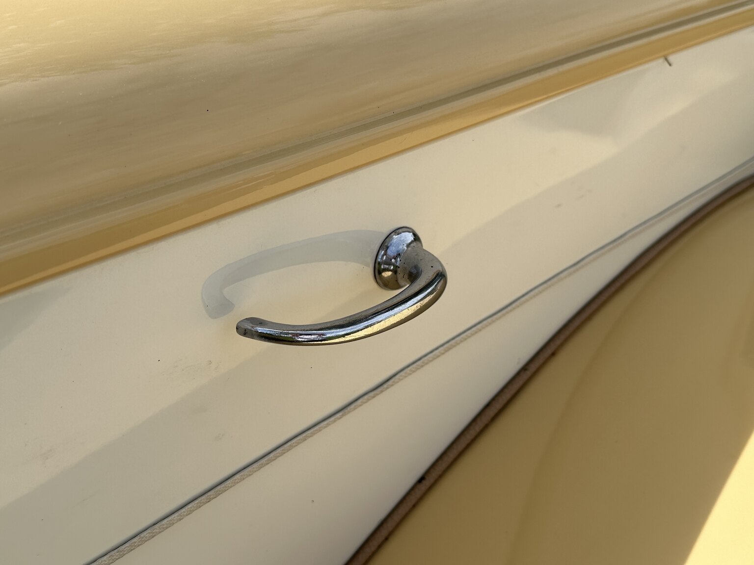 Exteriörbild på 1947 Bentley Mark IV Sport Saloon
