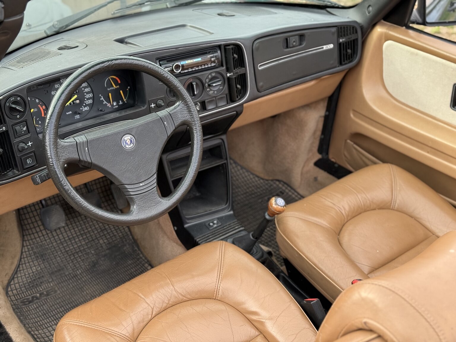 Interior image of 1987 SAAB 900 Cabriolet 2.0 Turbo T16