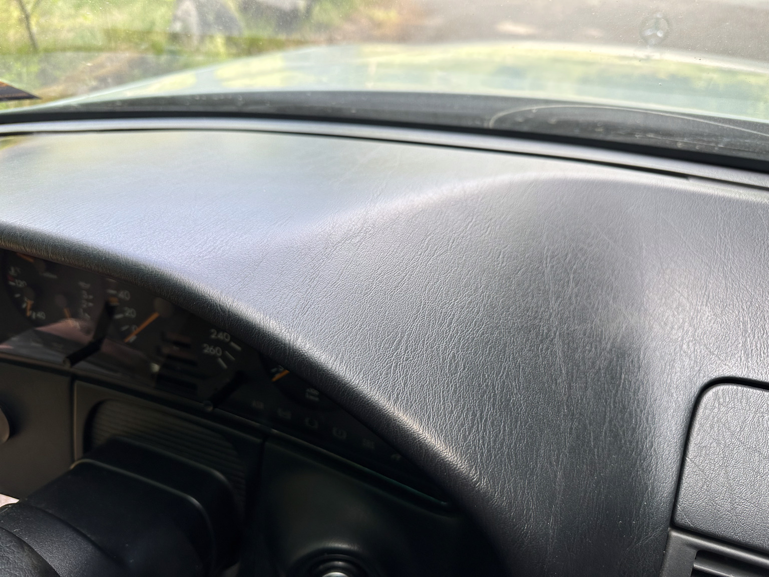 Innenraumfoto von 1992 Mercedes 300 SE (12)