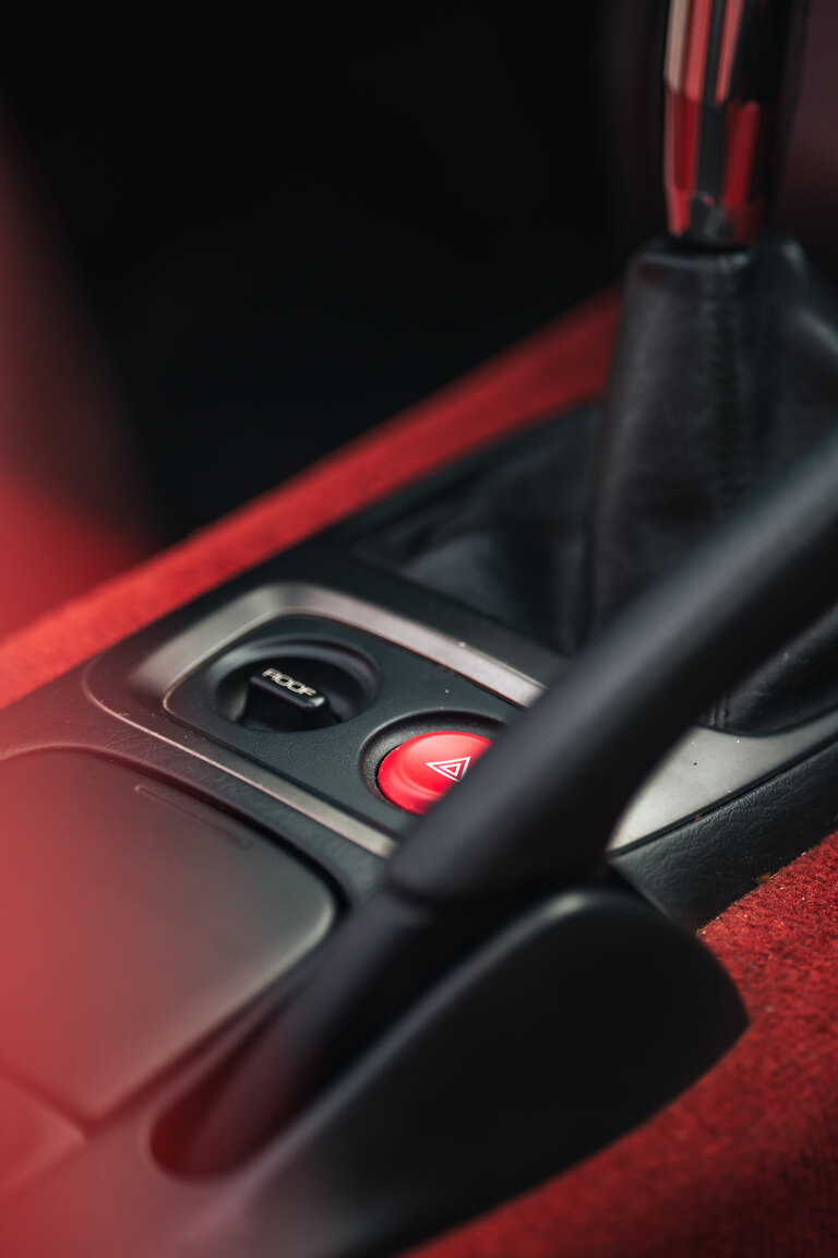 Interior image of 2000 Honda S2000 AP1