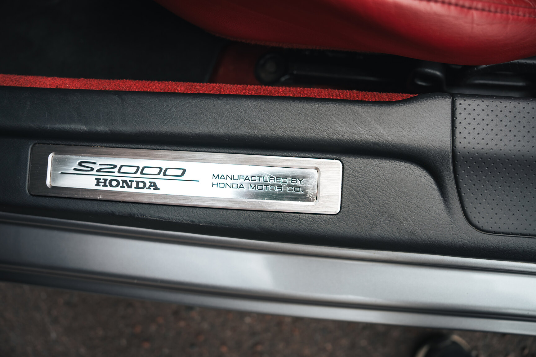 Interior image of 2000 Honda S2000 AP1