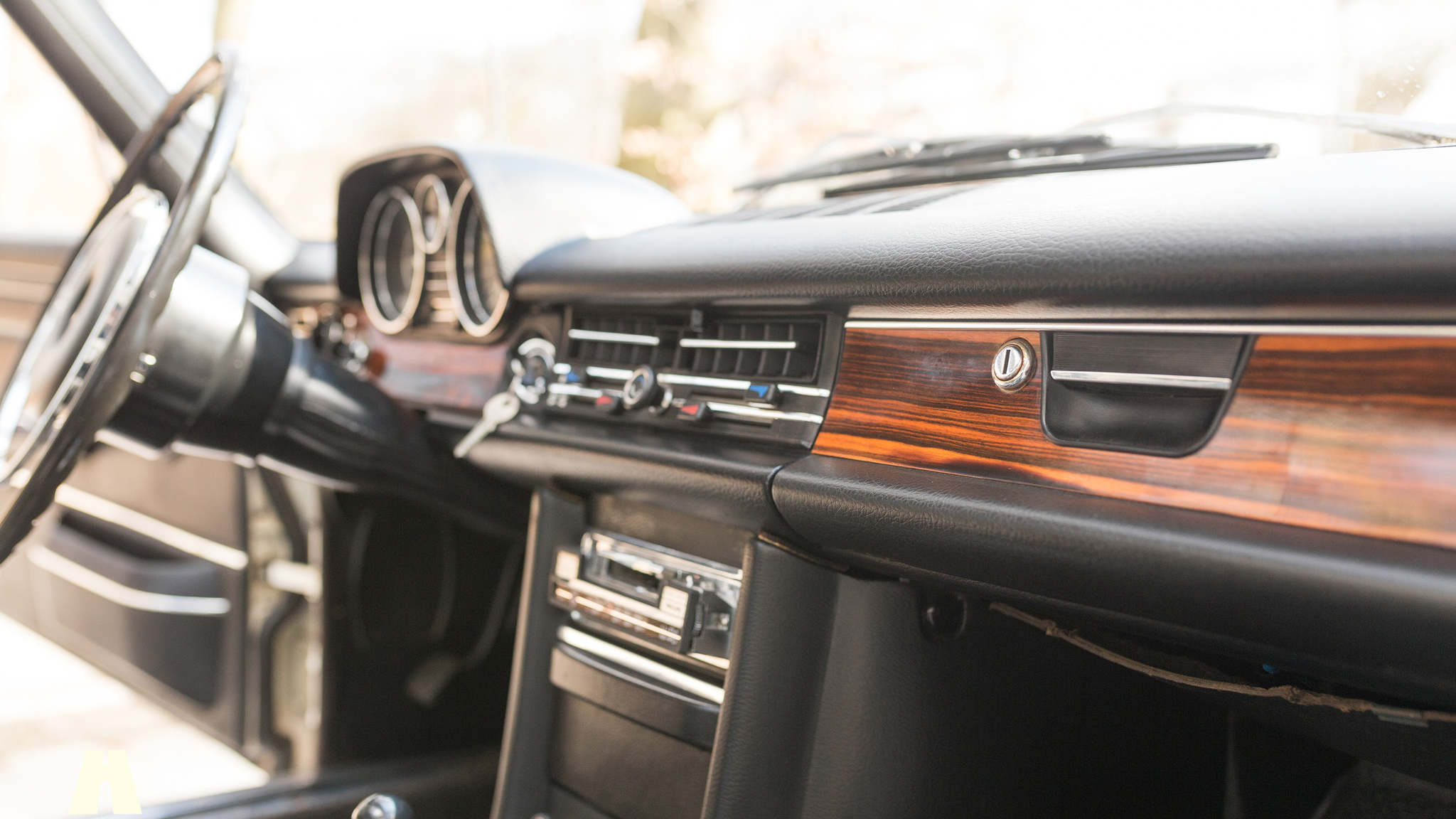 Innenraumfoto von 1970 Mercedes 250 CE