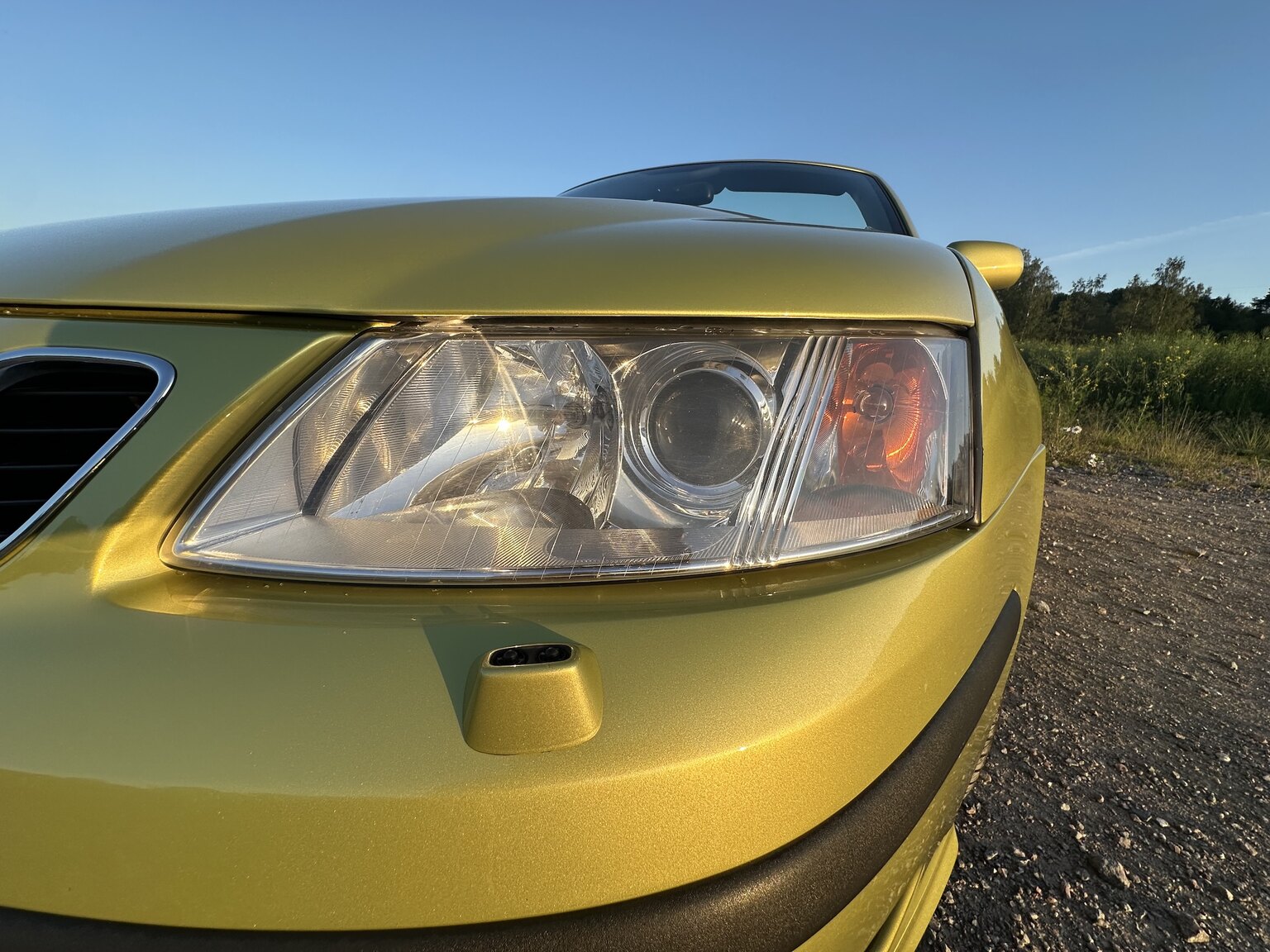 Exterior image of 2004 SAAB 9.3 Aero Convertible 2.0T