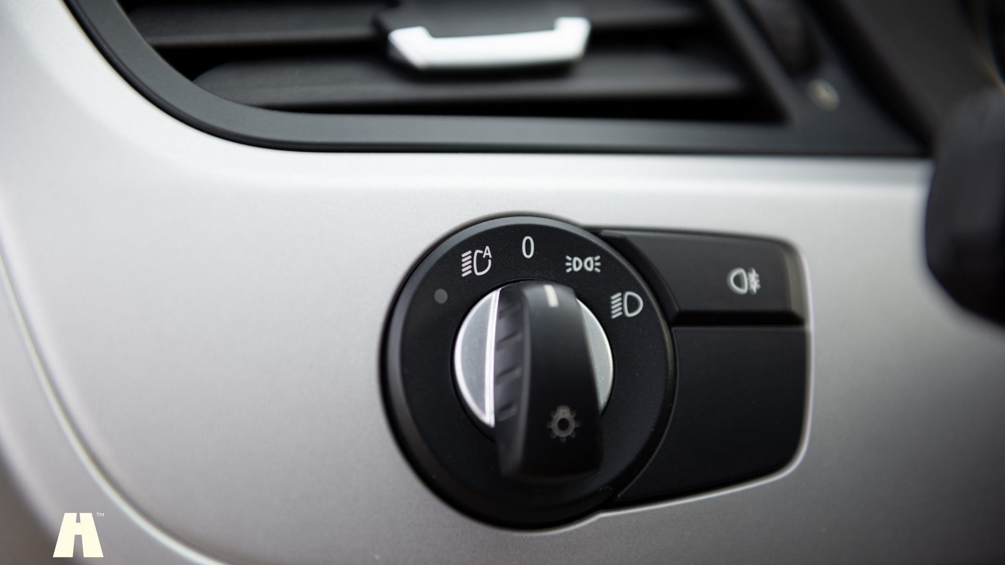 Innenraumfoto von 2009 BMW Z4 S-Drive23i (18)