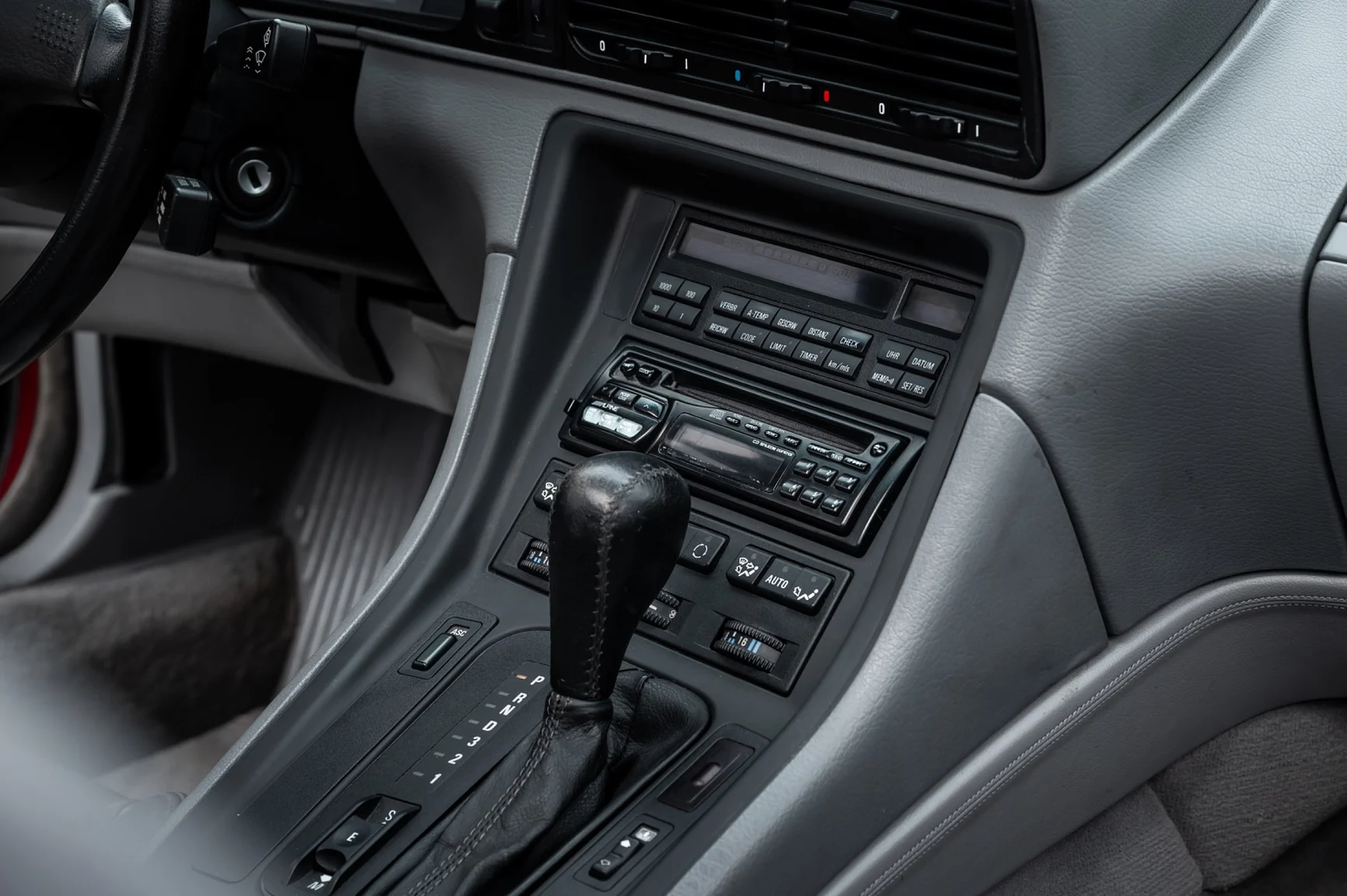 Innenraumfoto von 1991 BMW 850i (15)