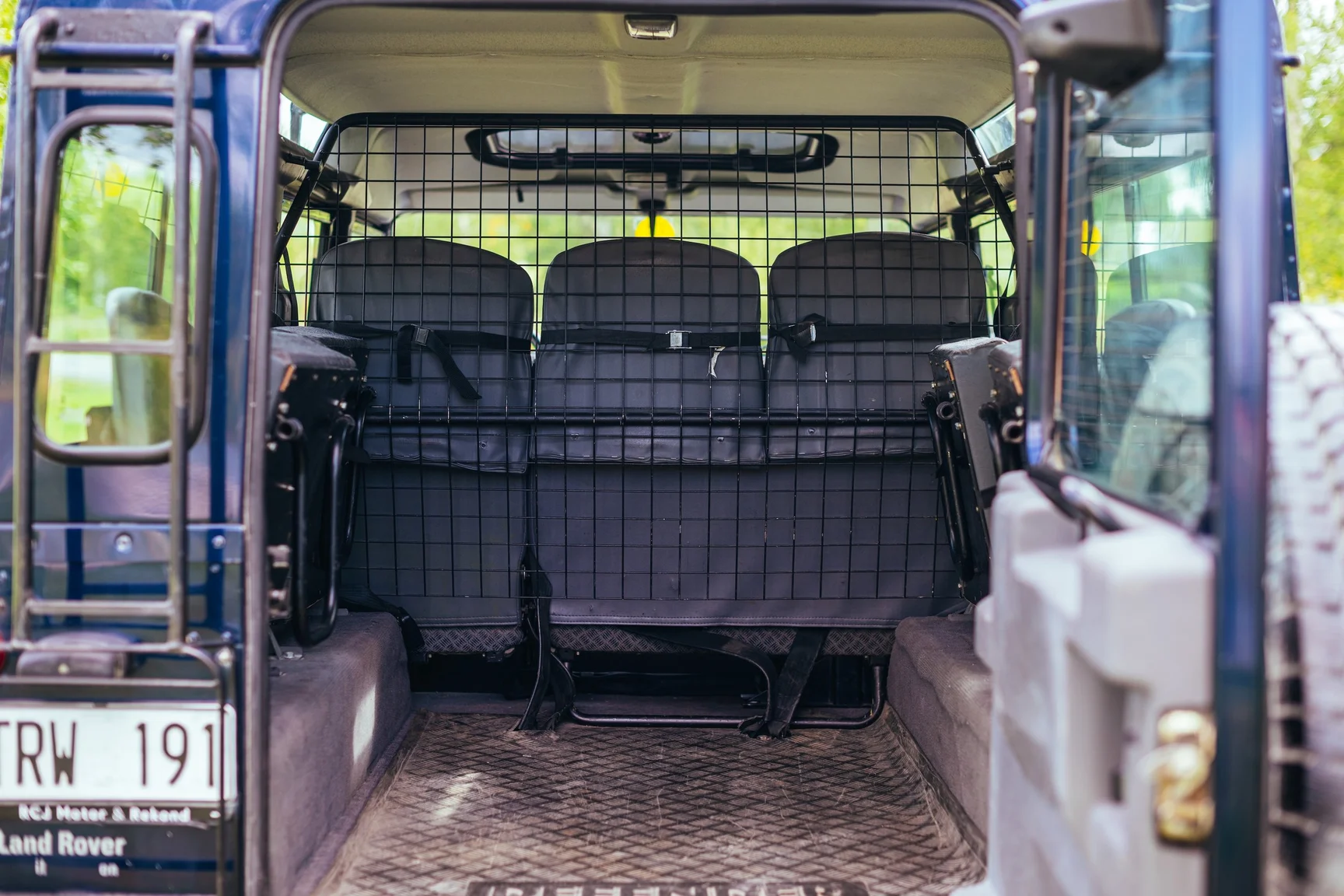 Innenraumfoto von 2002 Land Rover Defender 110 Kombi Td5 (45)