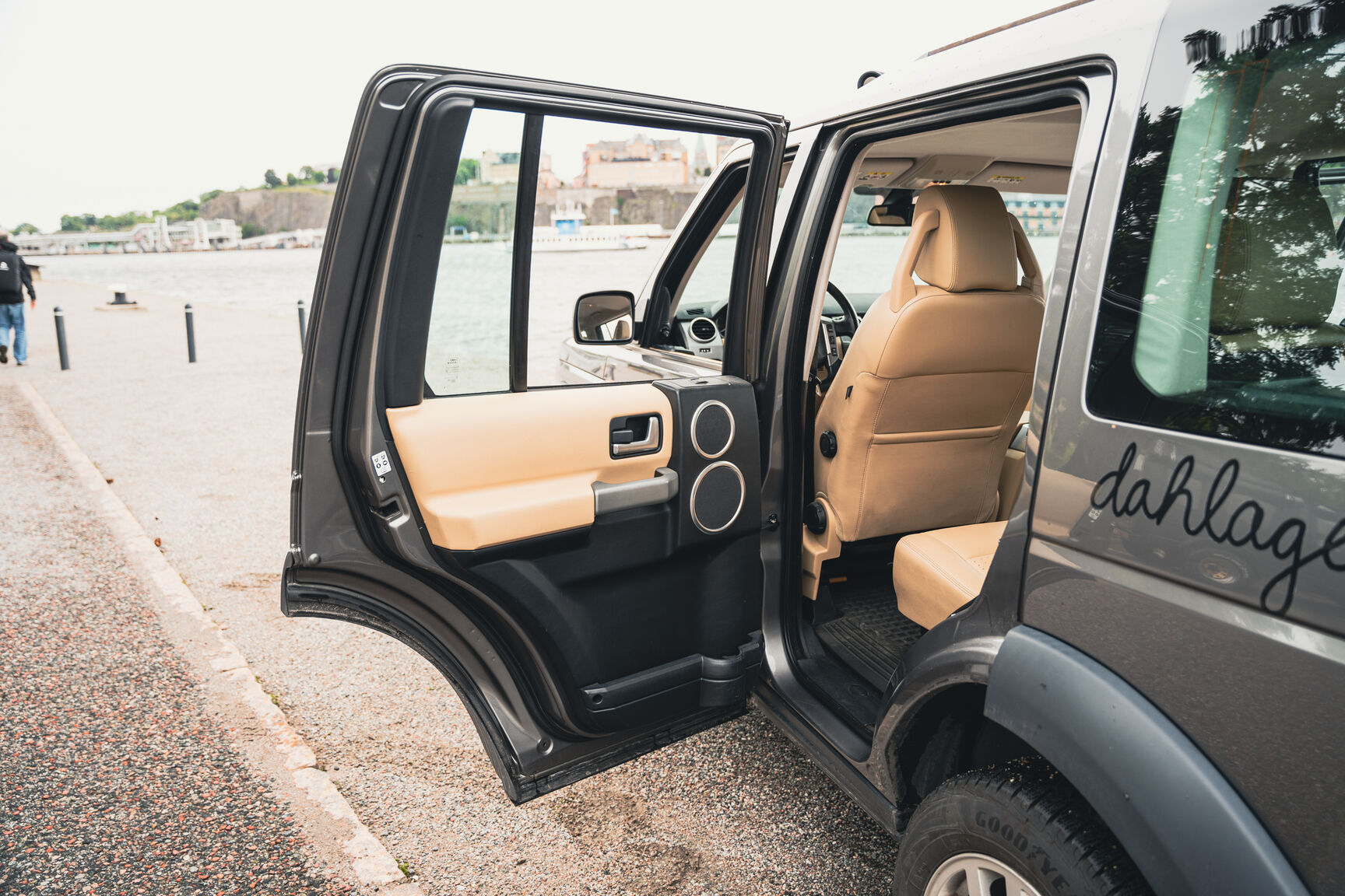 Interior image of 2008 Land Rover Discovery TDV6 SE (10)