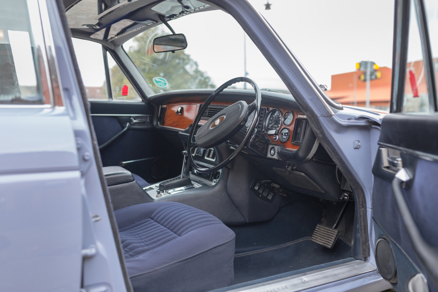 Innenraumfoto von 1975 JAGUAR XJ6  (5)