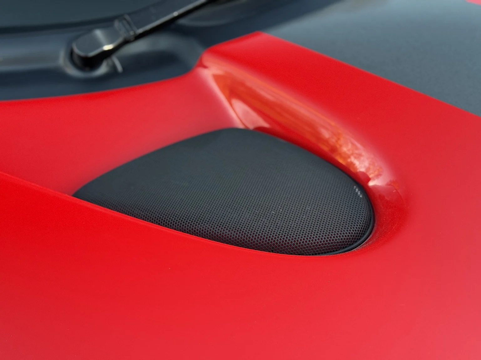 Exterior image of 1994 Chrysler Viper (46)