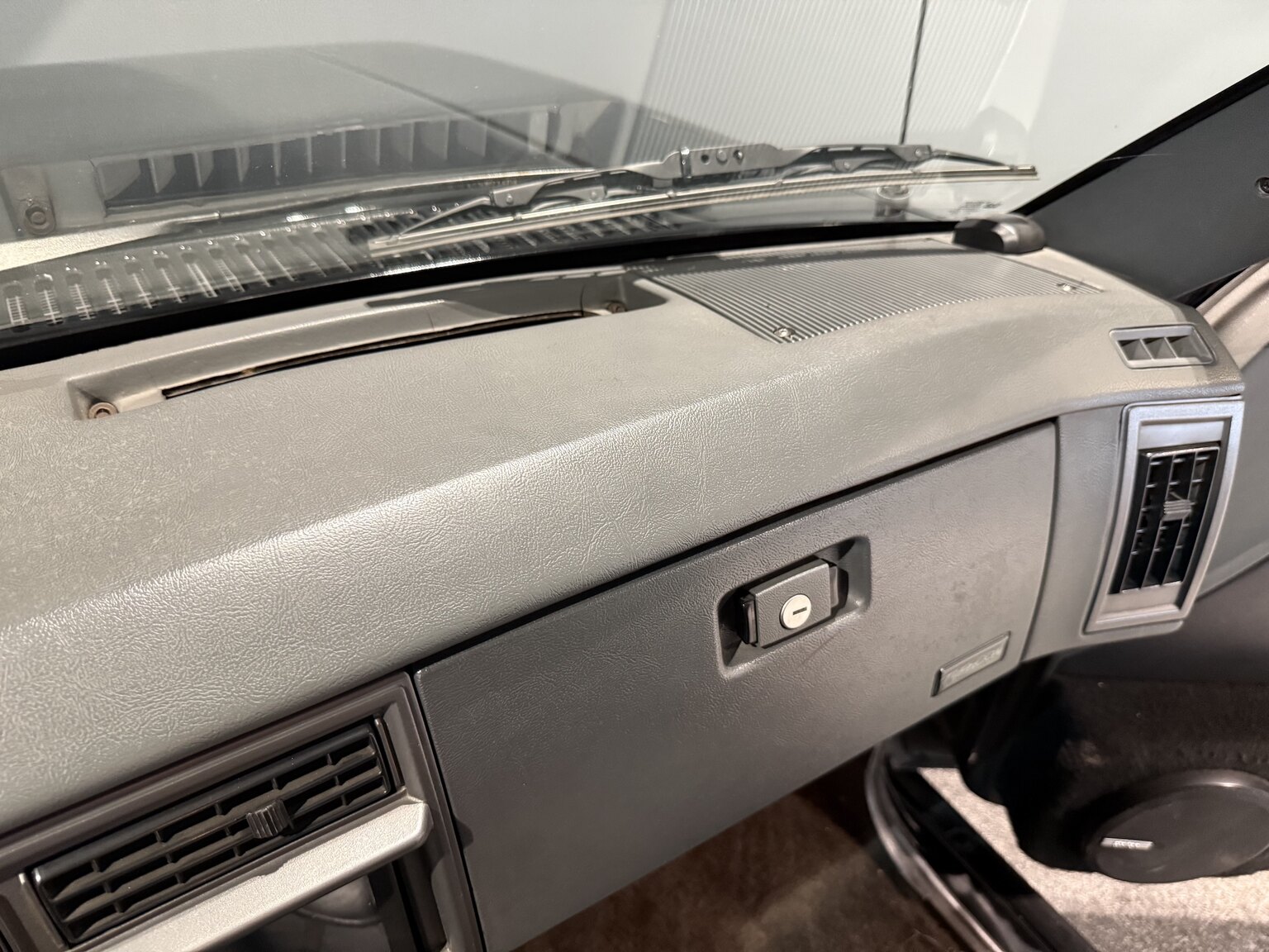 Interior image of 1992 GMC Typhoon 