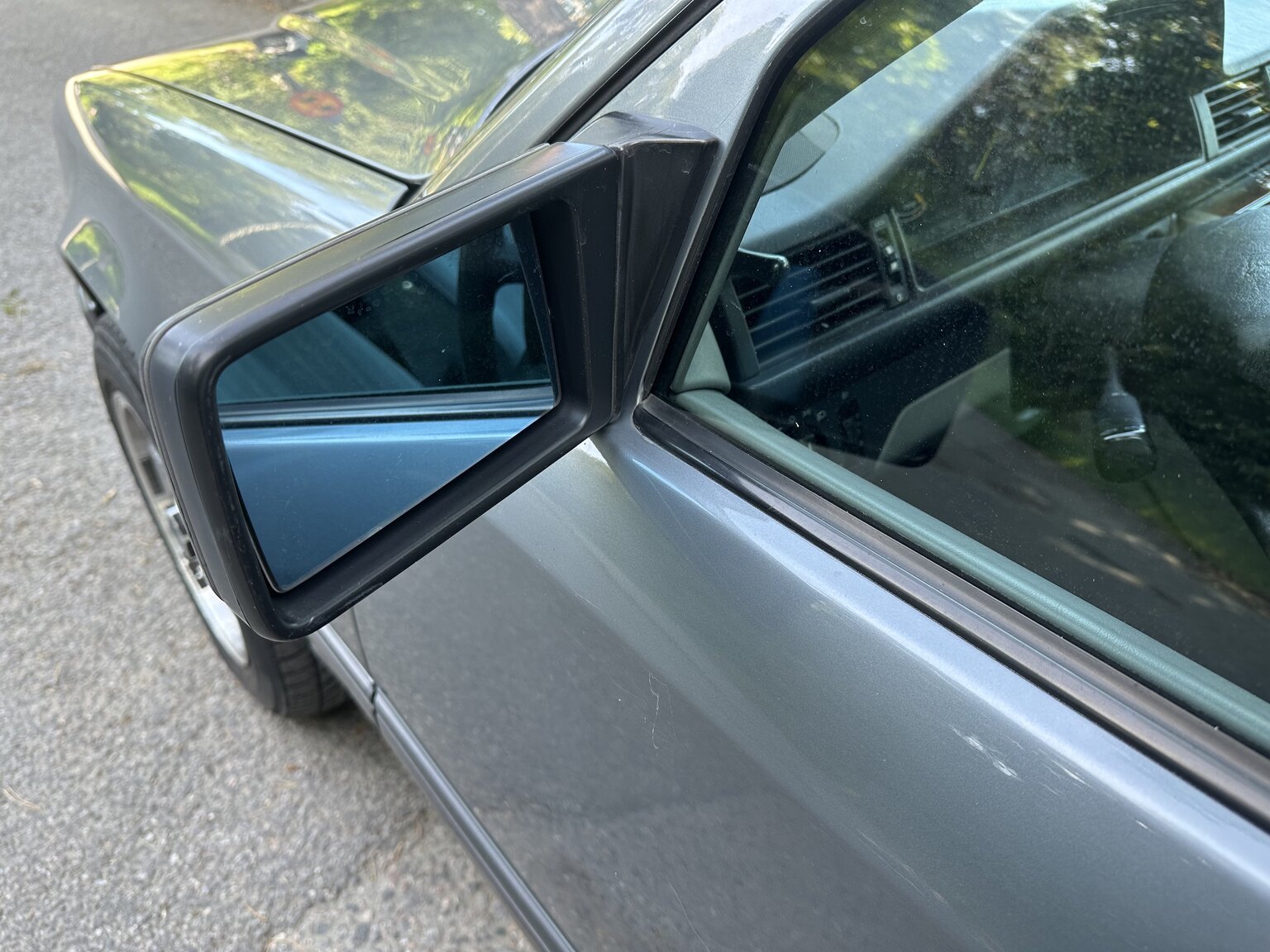 Exteriörbild på 1989 Mercedes-Benz 230E