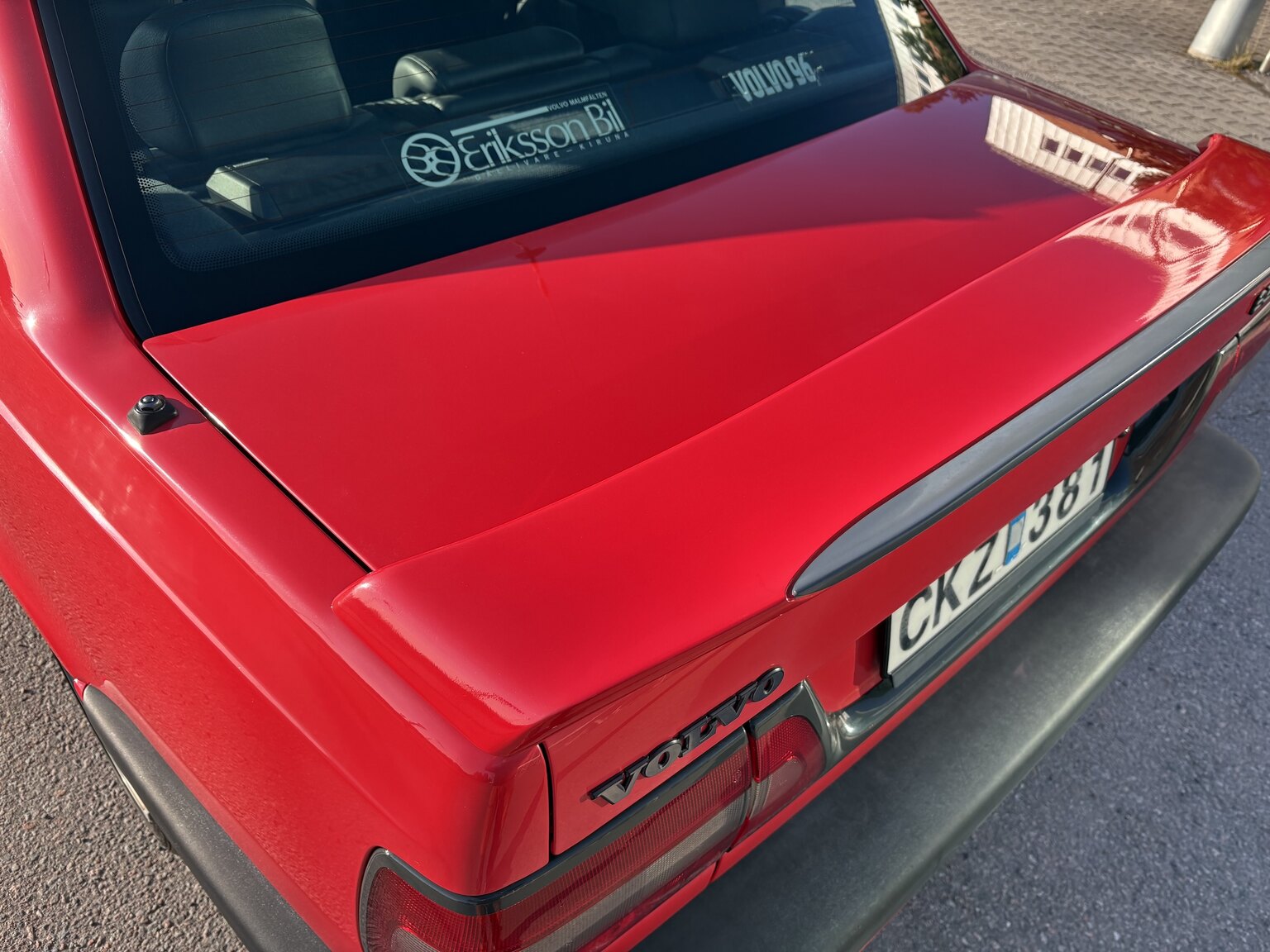Exterior image of 1996 Volvo 850 R