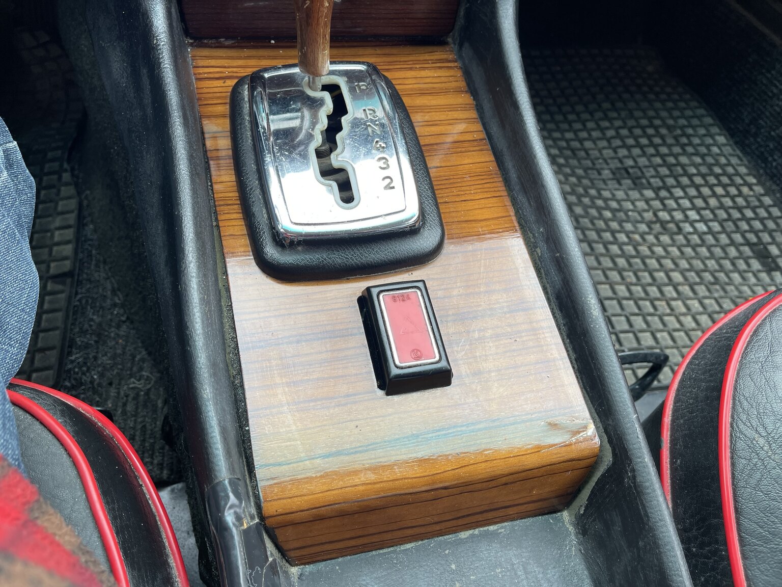 Interiörbild 1973 Mercedes 350 SLC