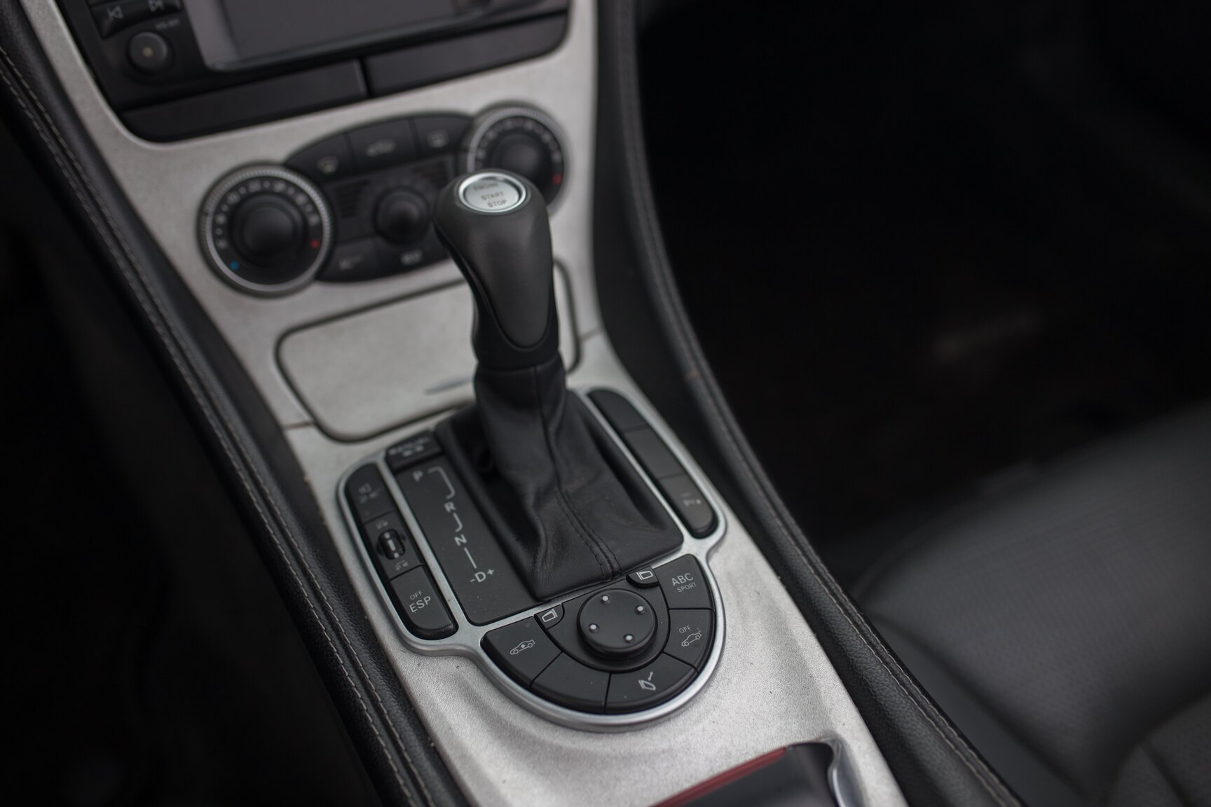 Innenraumfoto von 2002 Mercedes-Benz SL55 AMG