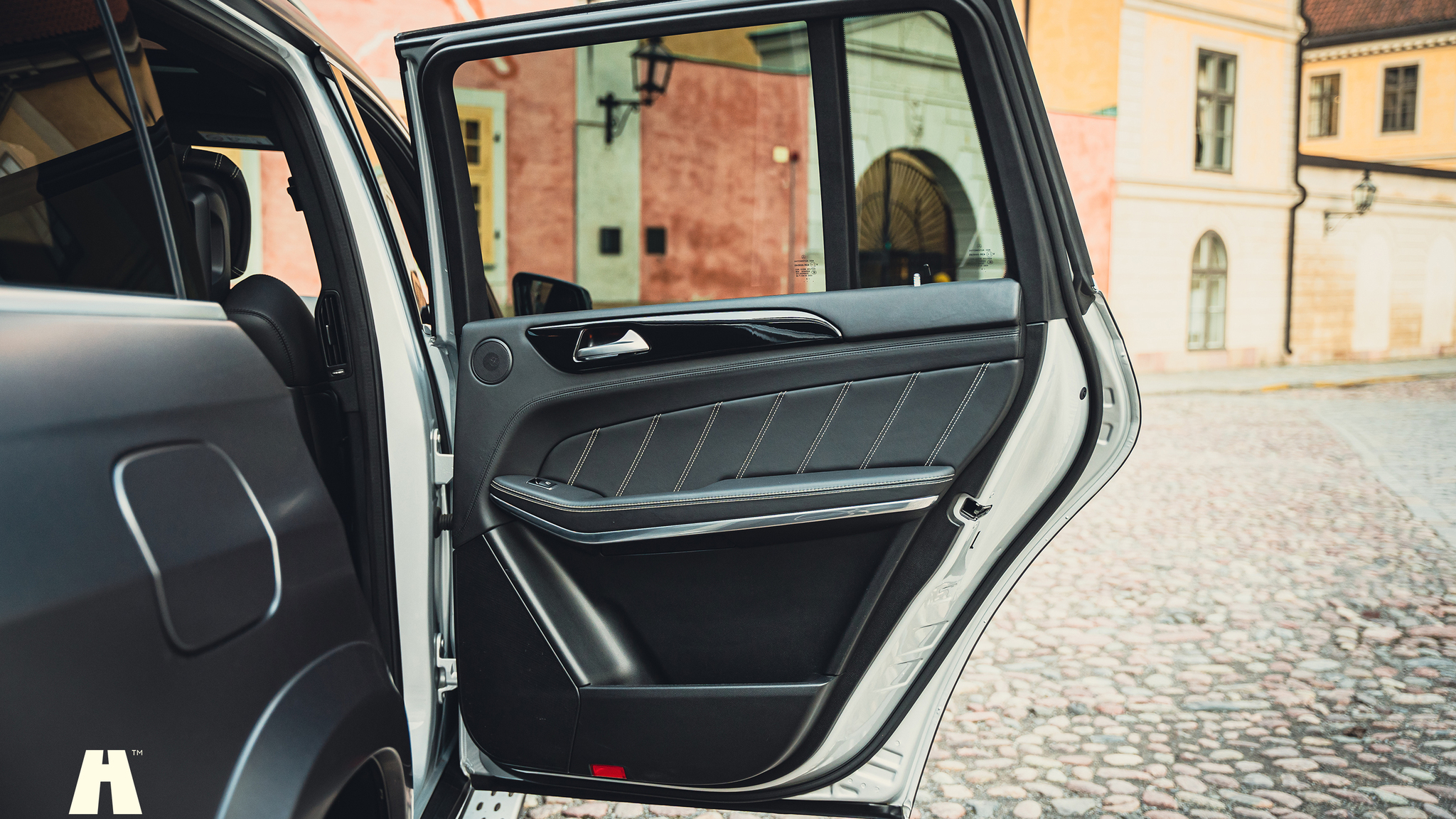 Innenraumfoto von 2017 Mercedes-Benz GLS 63 AMG (18)