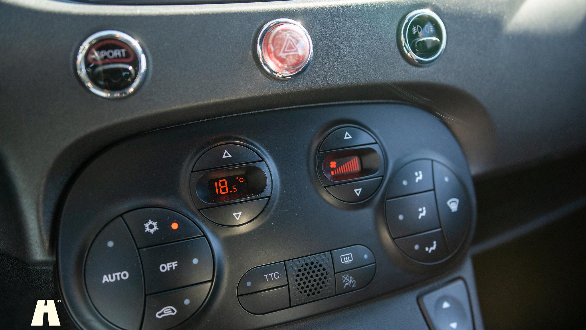 Interior image of 2016 Abarth 595 Competizione (22)