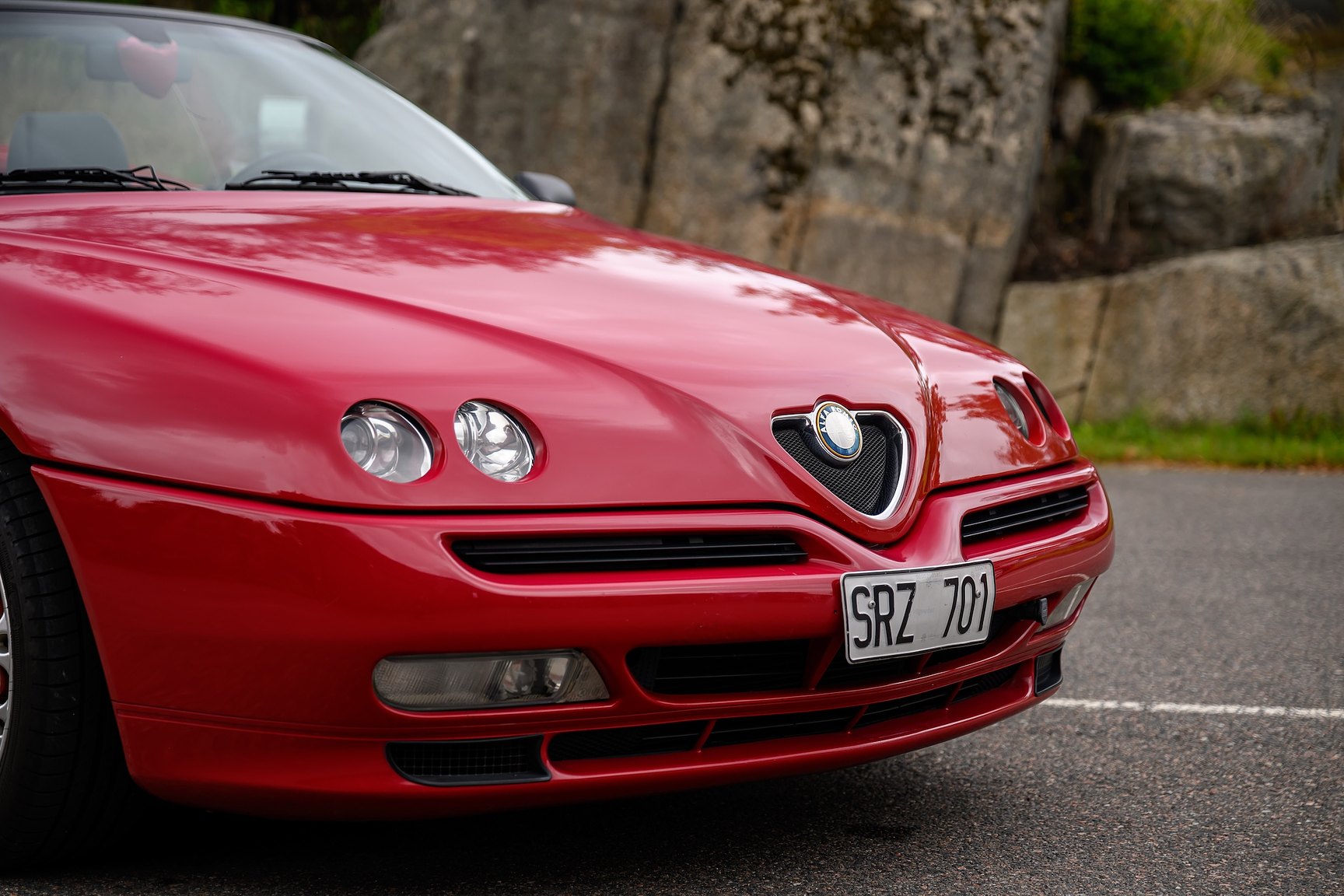 Exterior image of 2001 Alfa Romeo Spider 3.0 V6