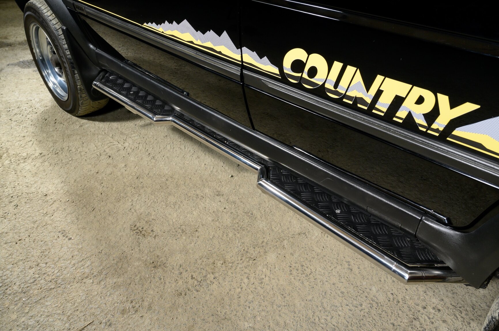 Exteriörbild på 1991 Volkswagen Golf Country Chrome Edition (51)