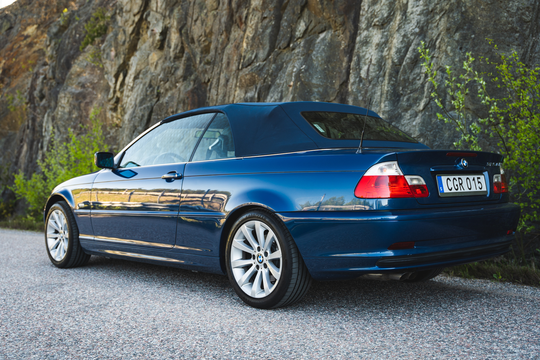 Exteriörbild på 2001 BMW E46 325 Cabriolet
