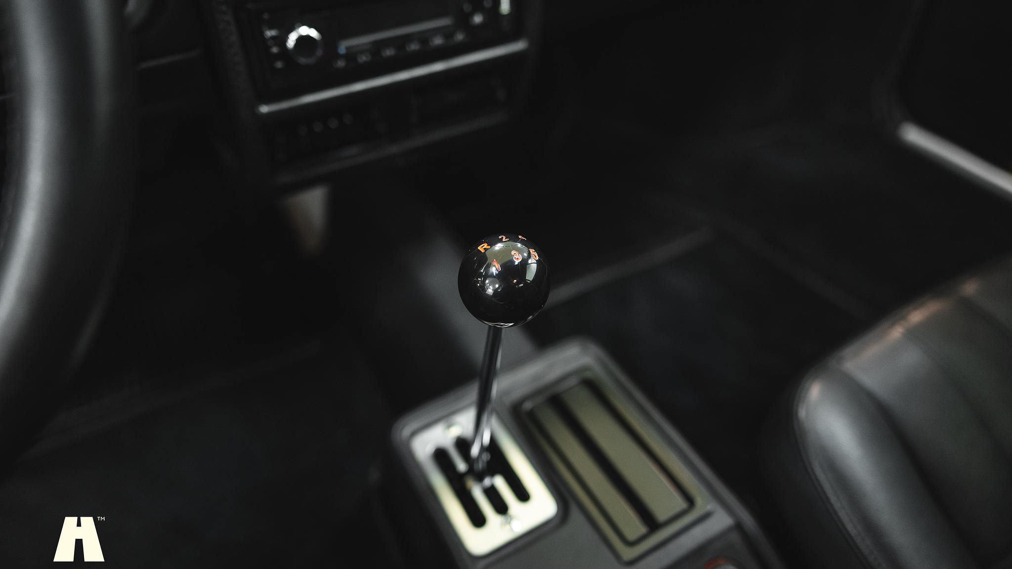 Interiörbild 1986 Ferrari 328 GTB