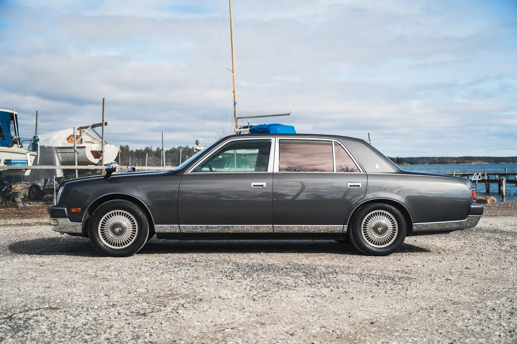 Aussenfoto 2000 Toyota Century V12 G50 (2)