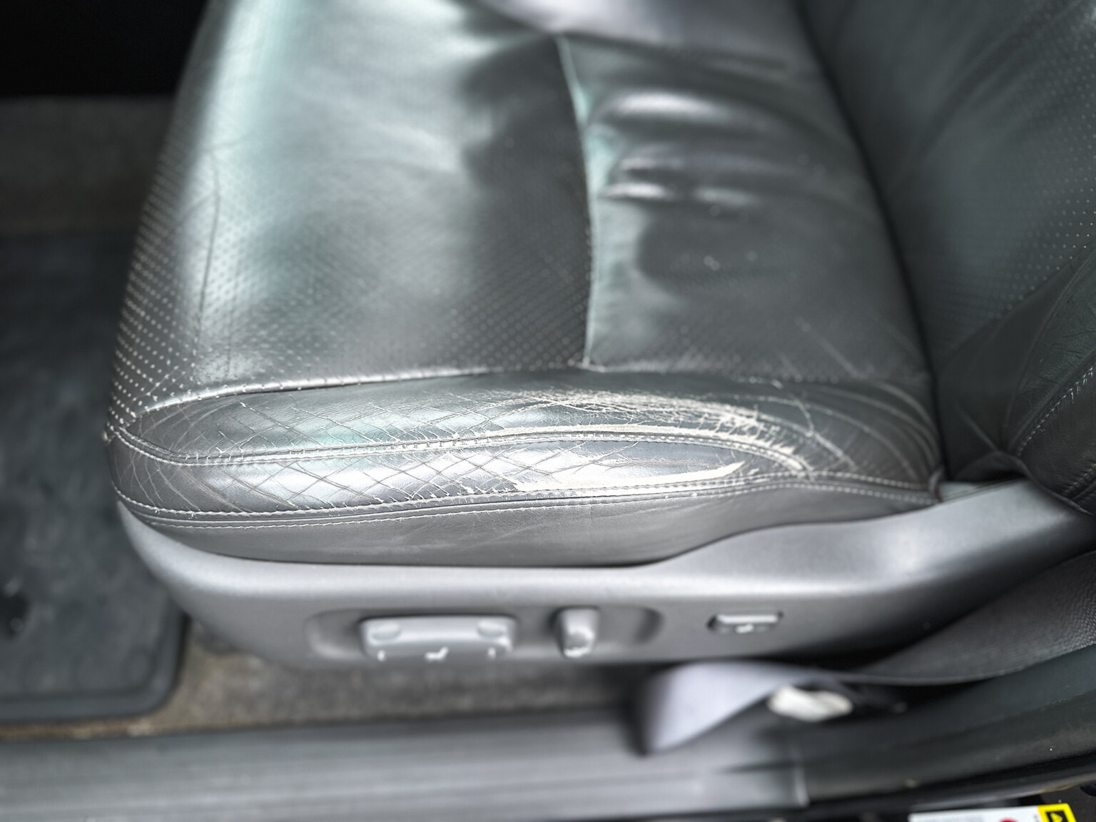 Interior image of 2004 Toyota Land Cruiser