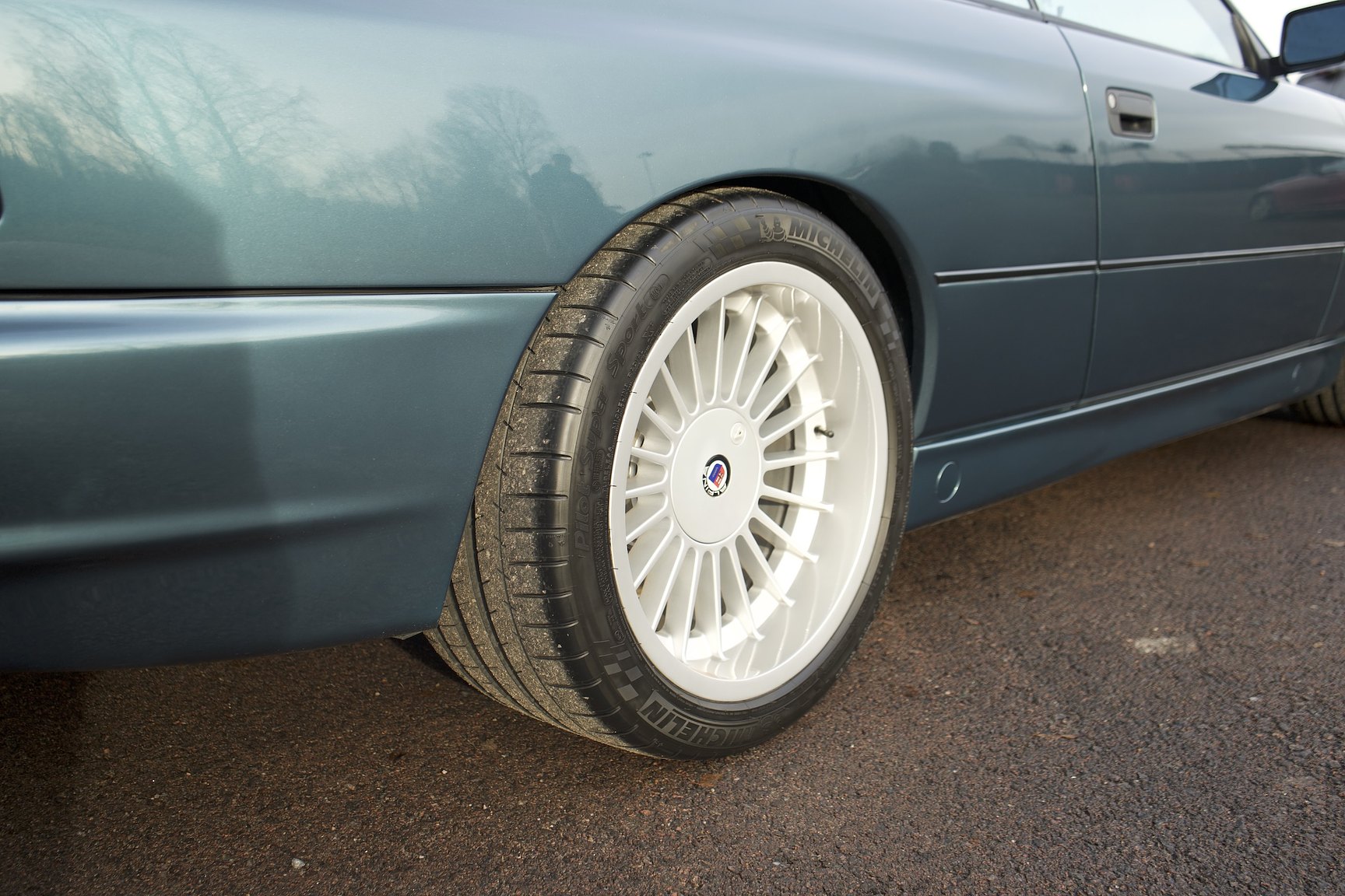 Exteriörbild på 1992 BMW 850i 6-speed manual - NO RESERVE