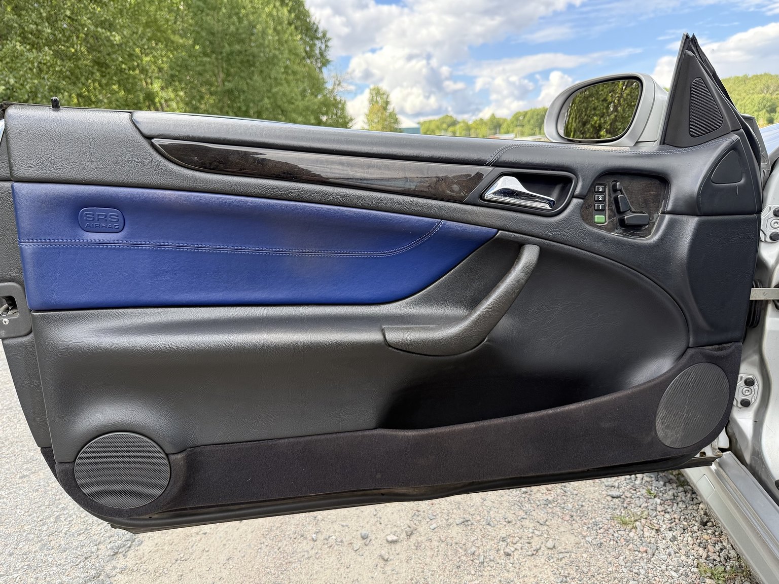 Interior image of 2000 Mercedes-Benz CLK 55 AMG Coupé