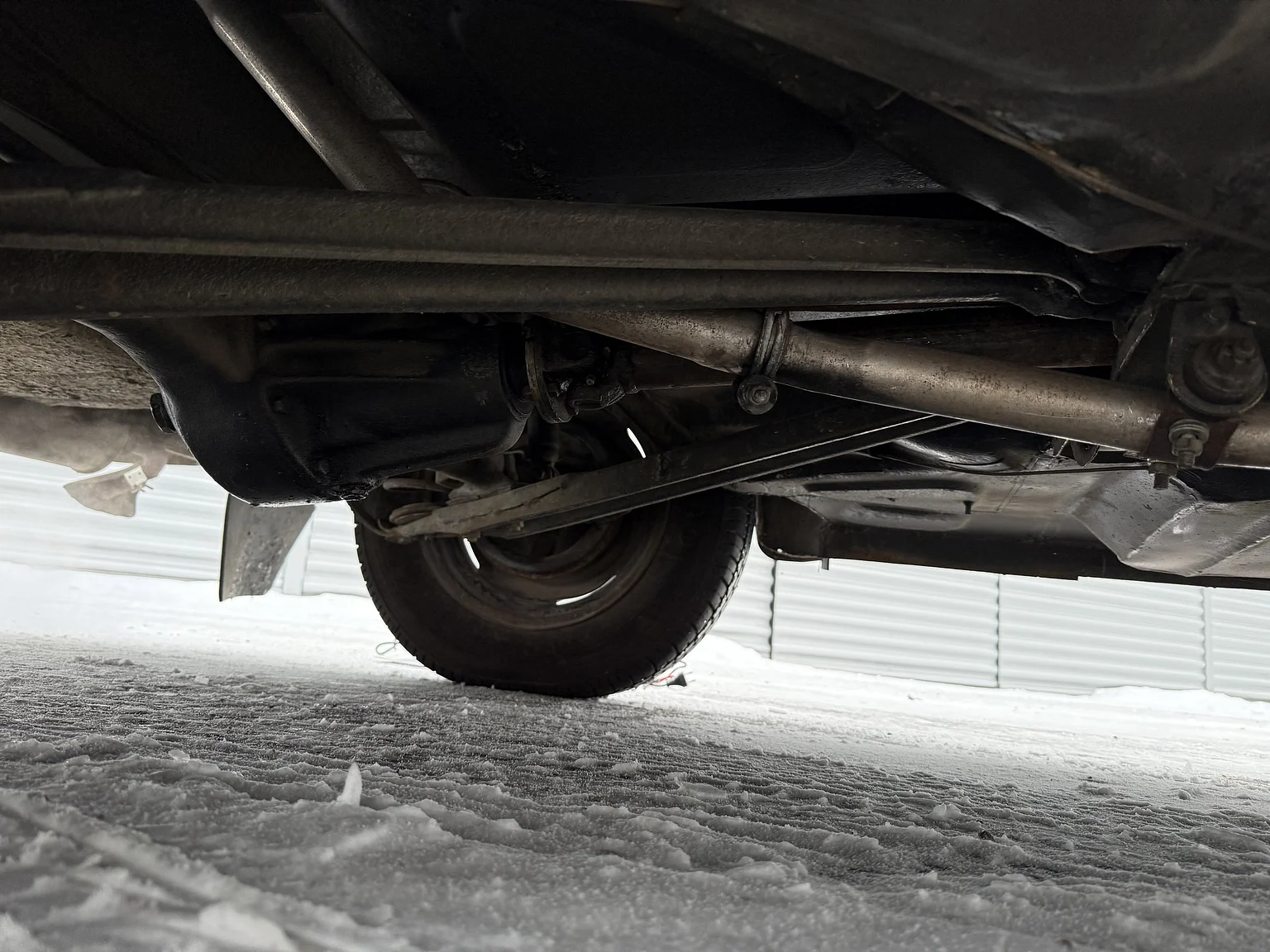 Image of 1953 Volvo PV444ES mechanics (20)