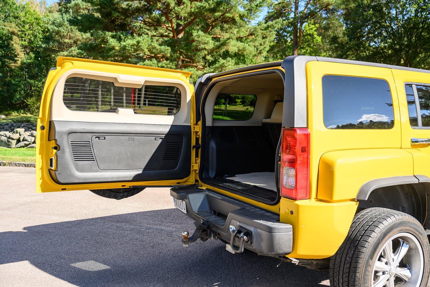Interior image of 2006 Hummer H3