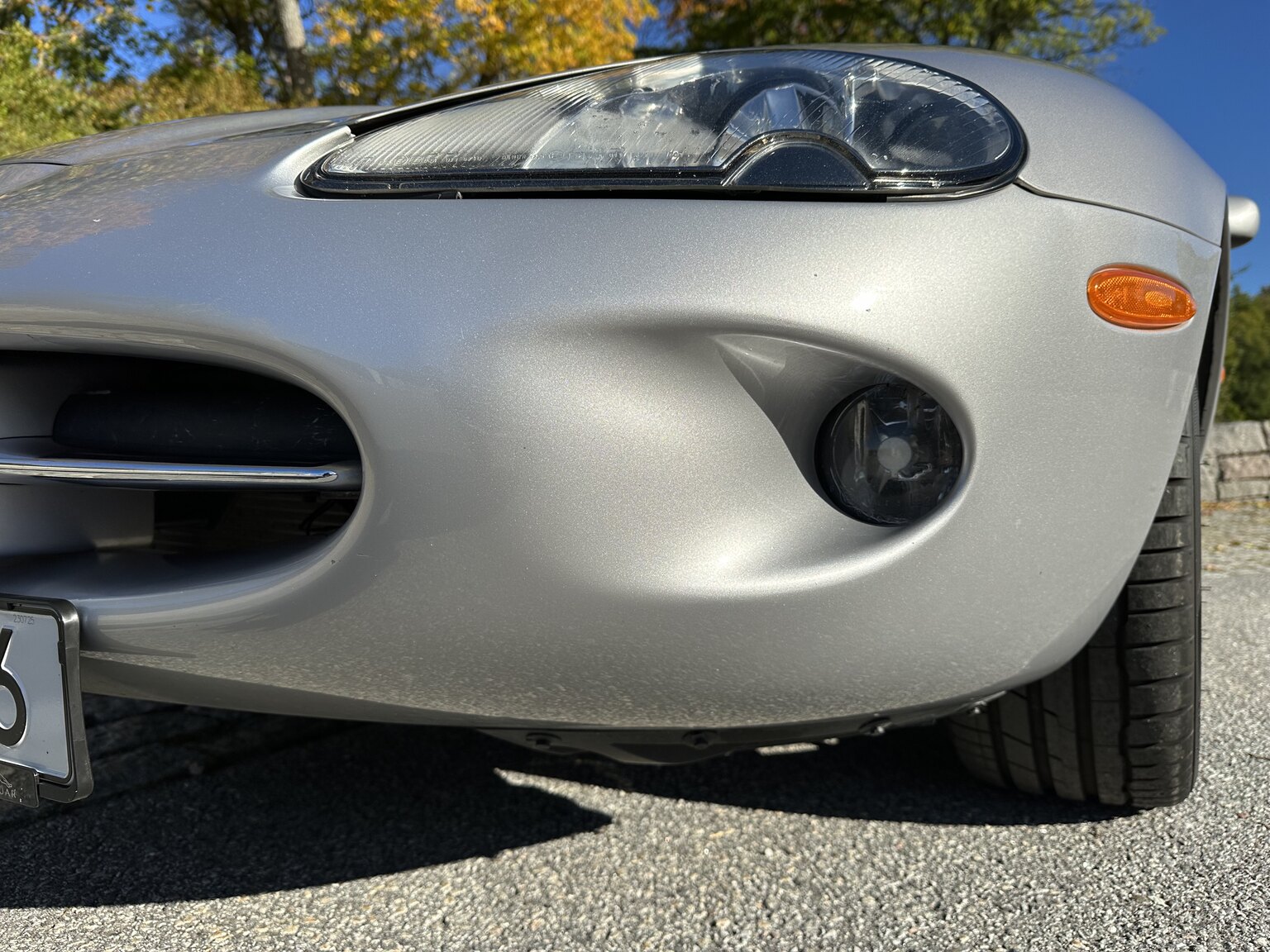 Exteriörbild på 2000 Jaguar XK 8