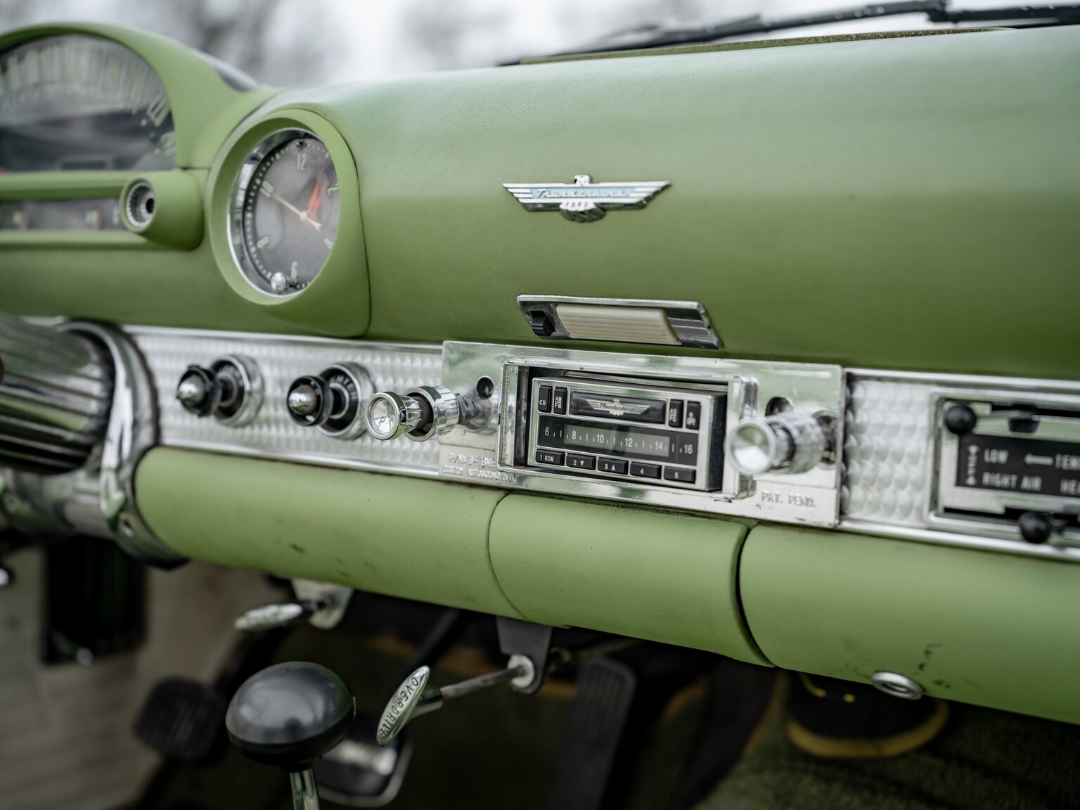 Interior image of 1956 Ford Thunderbird (38)