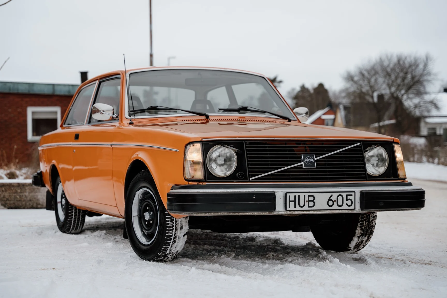 Exteriörbild på 1975 Volvo 242 2-dörrars coupé (2)