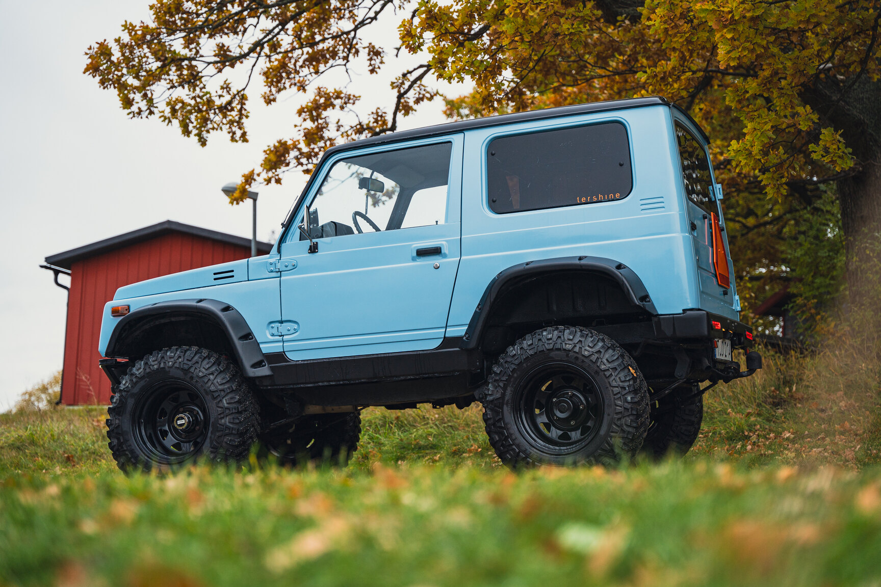 Exterior image of 1987 Suzuki SJ413 A-traktor