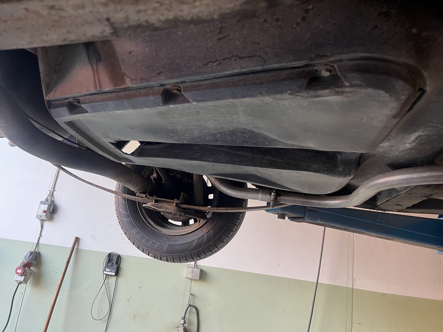 Image of 1983 Volvo 340 mechanics (31)