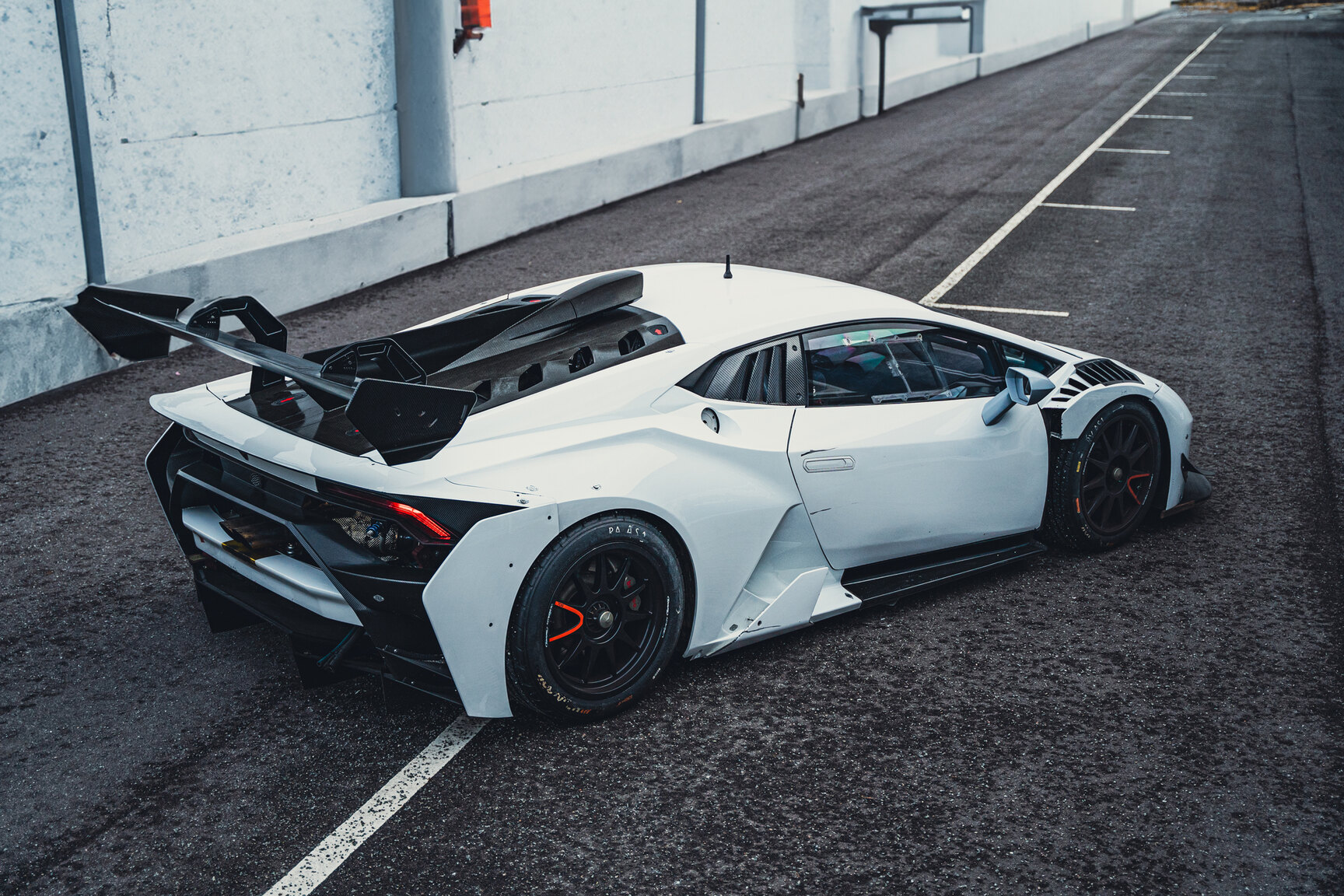 Exterior image of 2017 Lamborghini Huracan Supertrofeo LP620-2