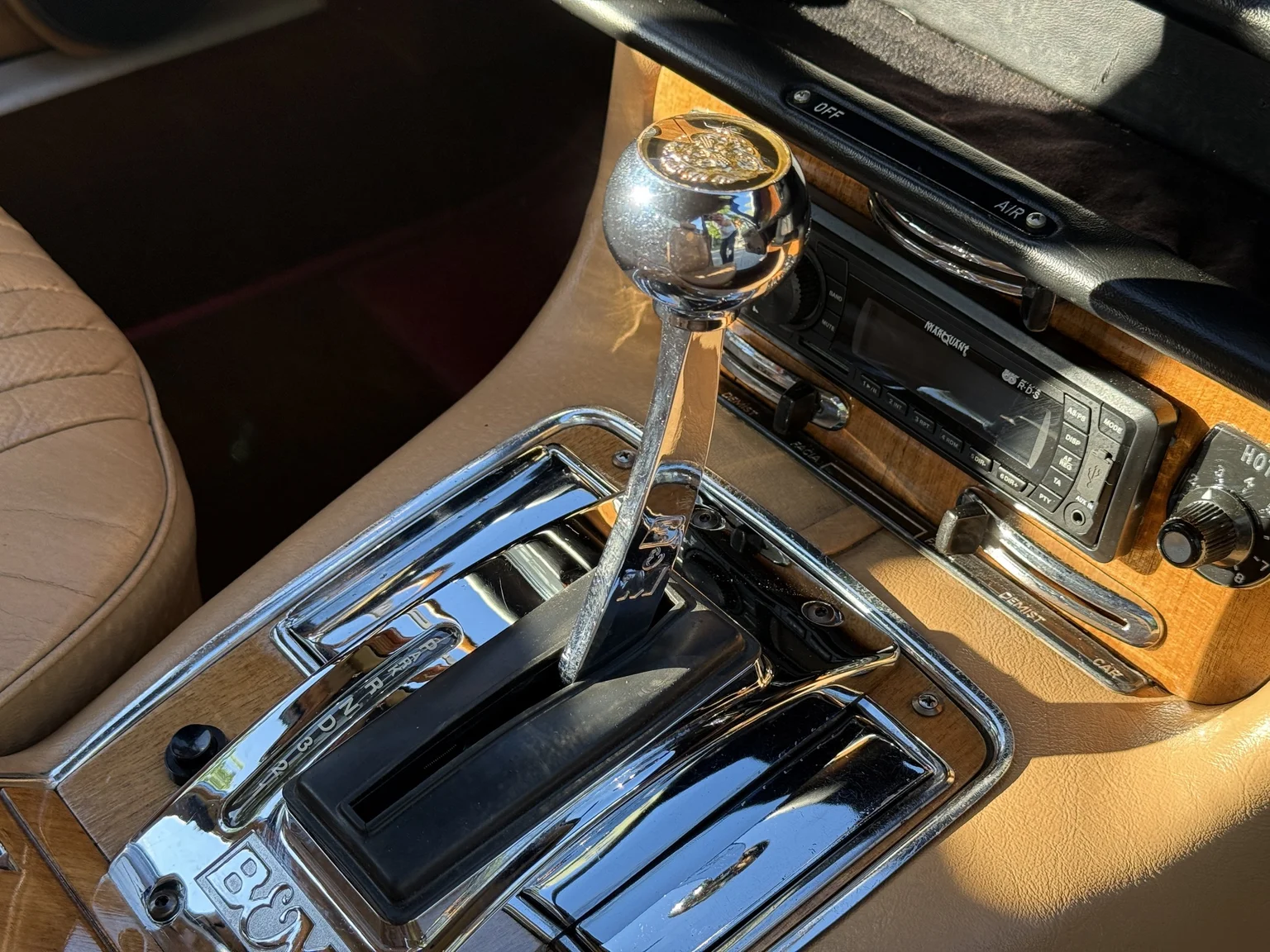 Interior image of 1970 Jaguar XJ12 Performance (67)