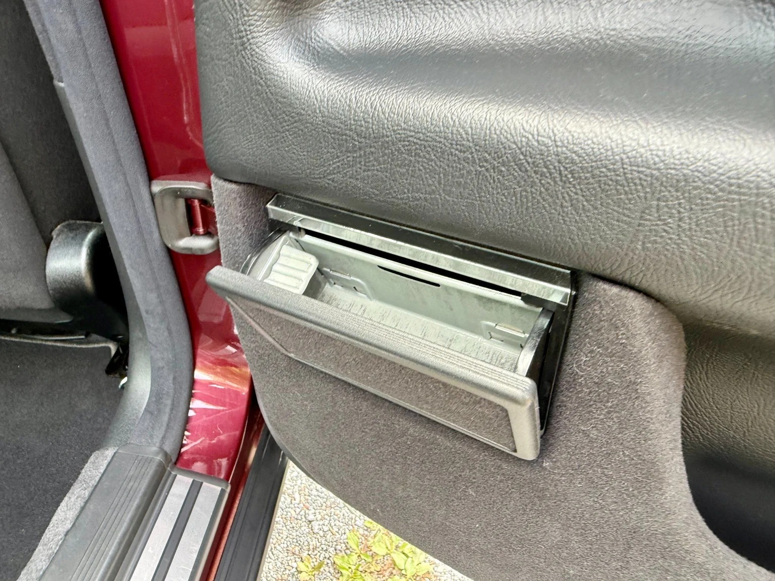 Innenraumfoto von 1997 Mercedes-Benz E 290 TD (62)